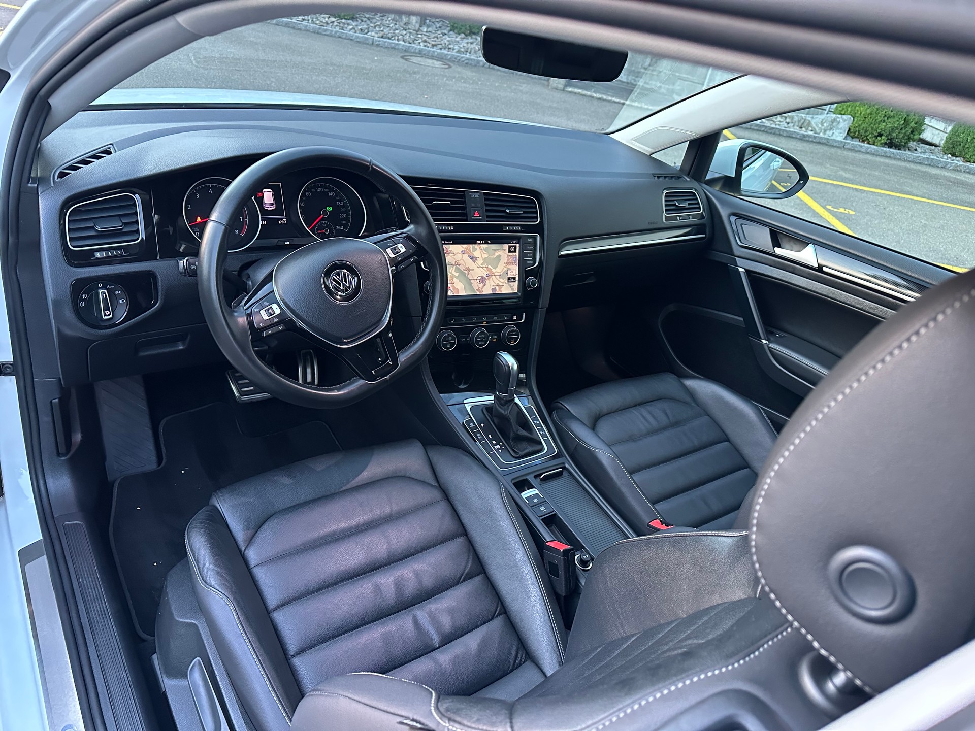 VW Golf 1.4 TSI Highline DSG-image-6