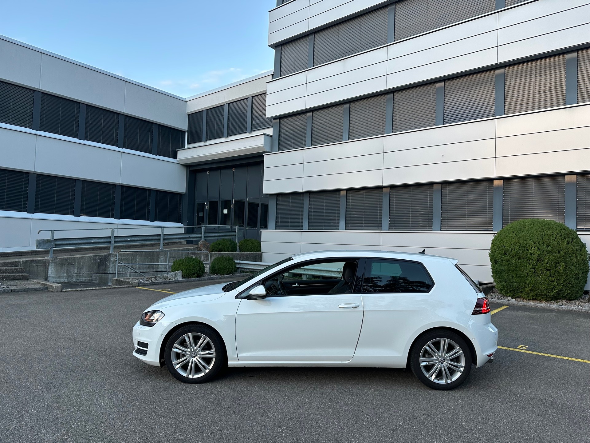 VW Golf 1.4 TSI Highline DSG-image-12