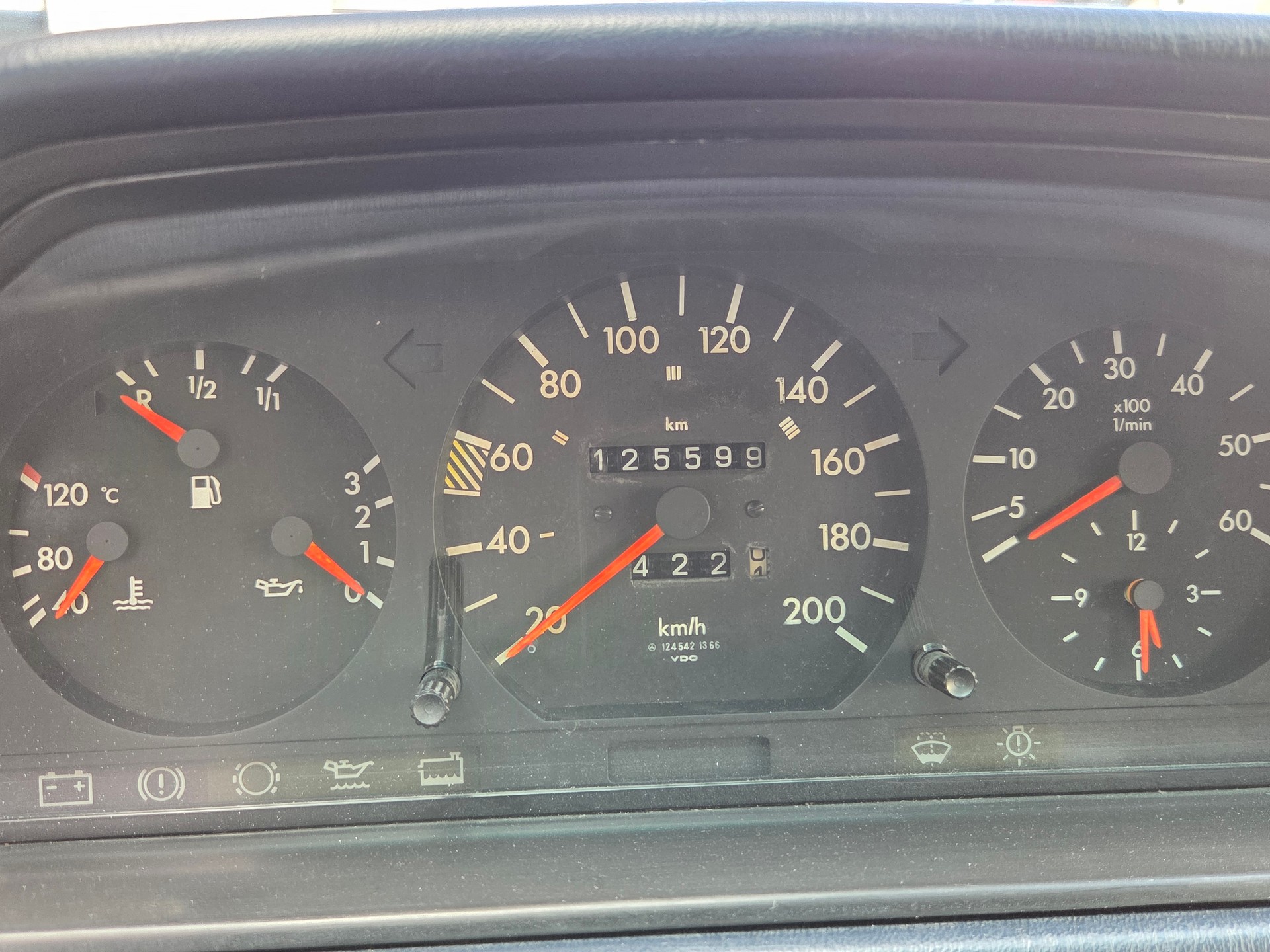MERCEDES-BENZ 250 TD-image-12