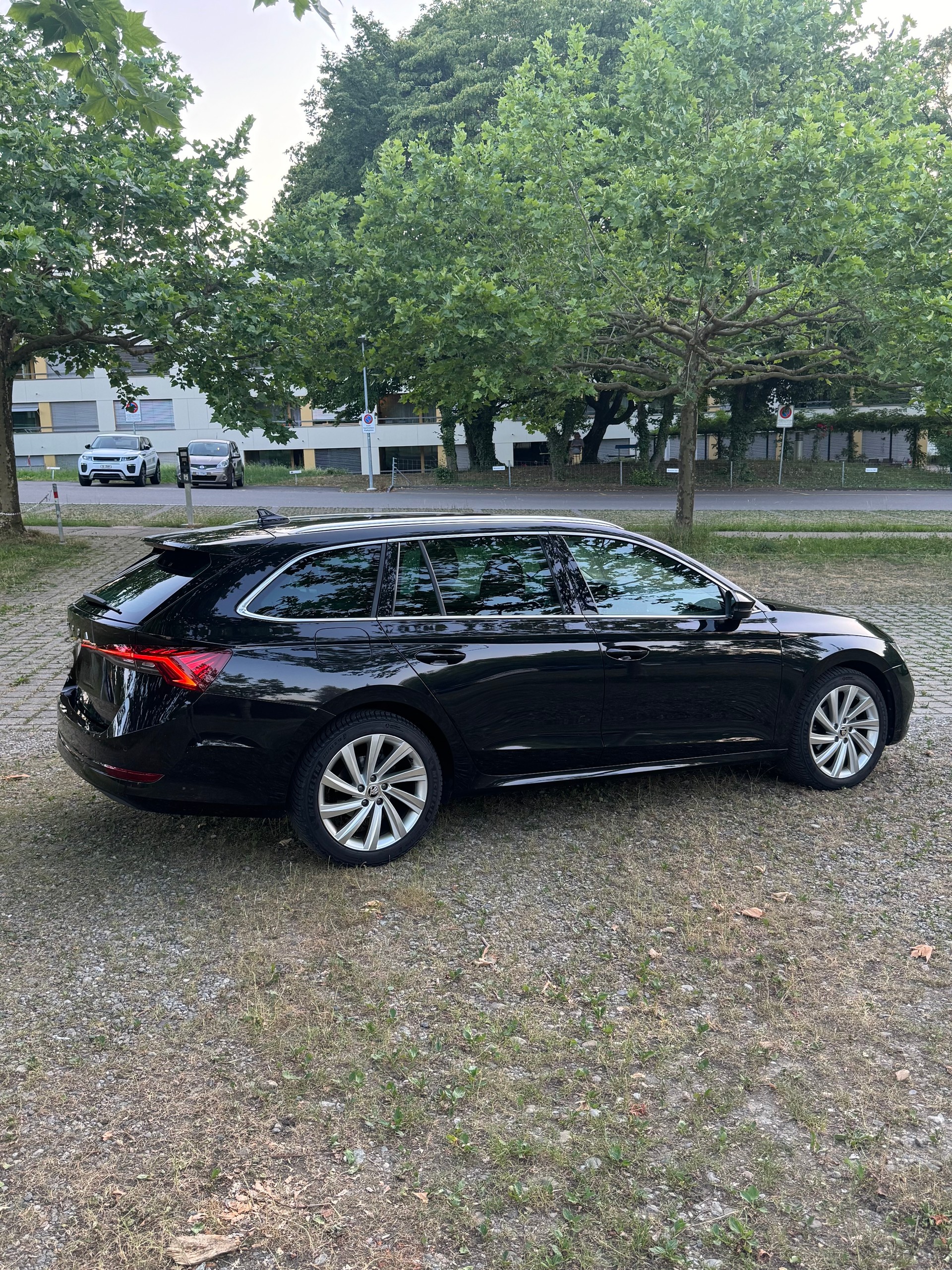 SKODA 2.0 TDI 150 Style DSG-image-2