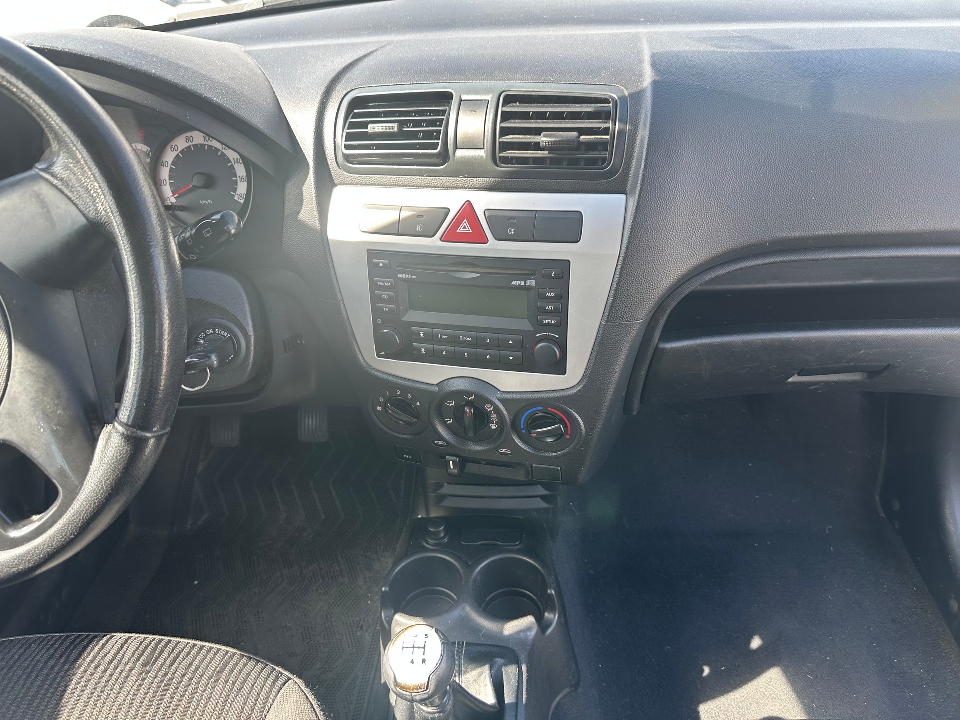 KIA Picanto 1.0 _seven-image-5