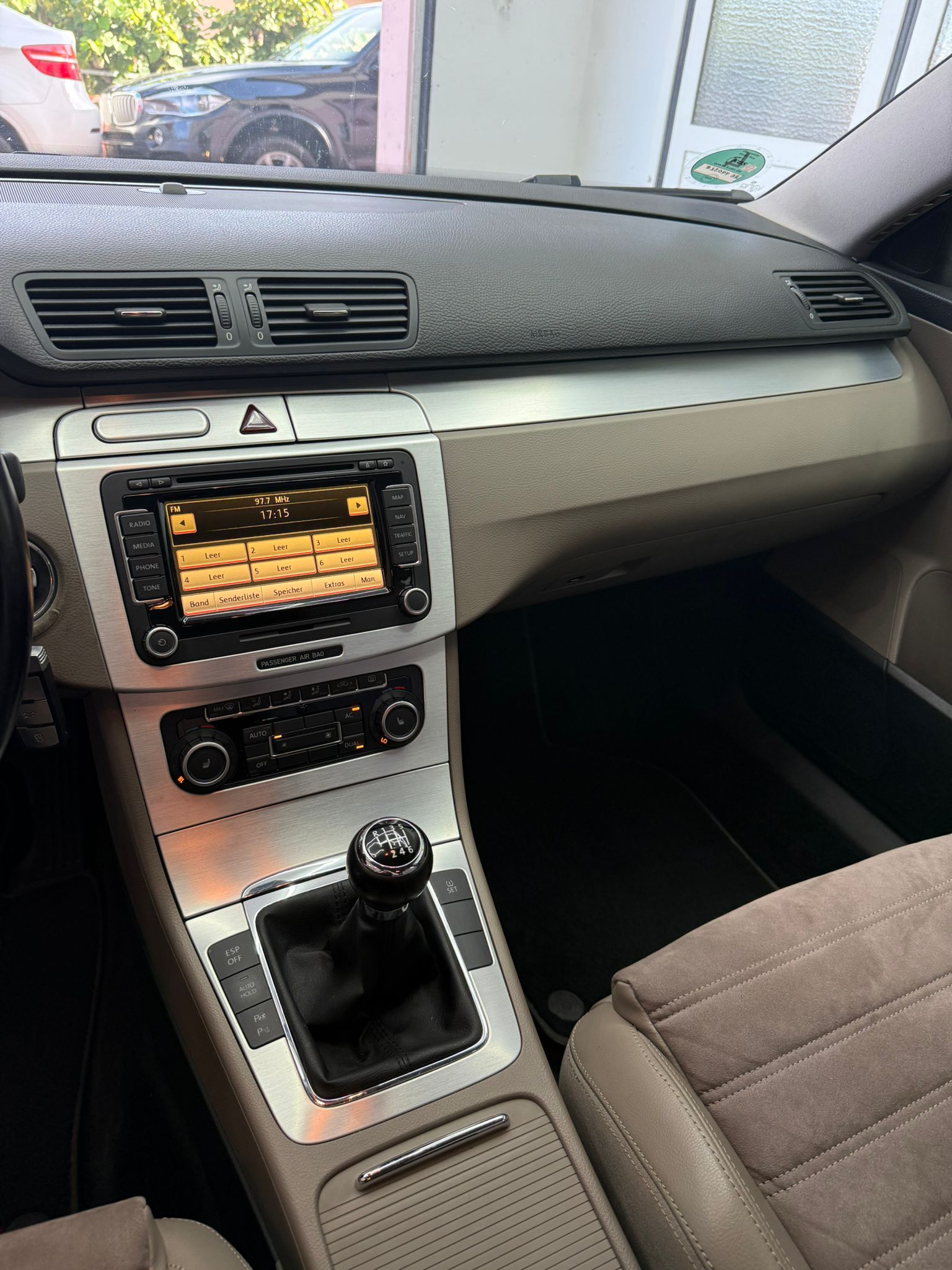 VW Passat Variant 2.0 BlueTDI Highline-image-8