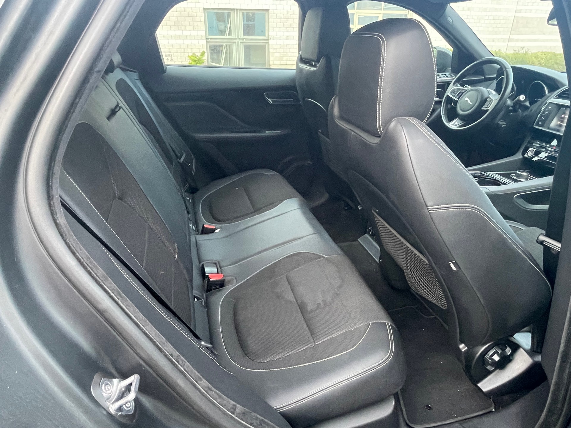 JAGUAR F-Pace 2.0d R-Sport AWD Automatik-image-6