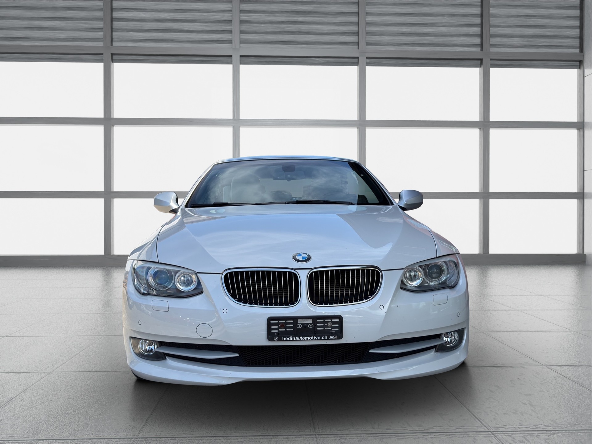 BMW 320i Cabriolet Steptronic-image-1