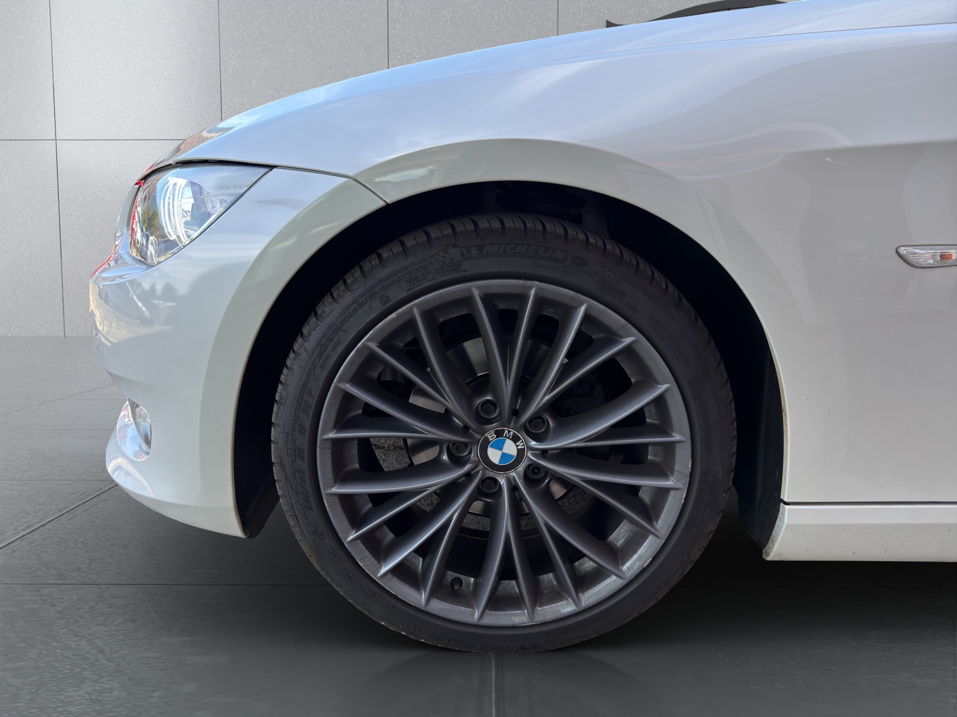 BMW 320i Cabriolet Steptronic-image-14