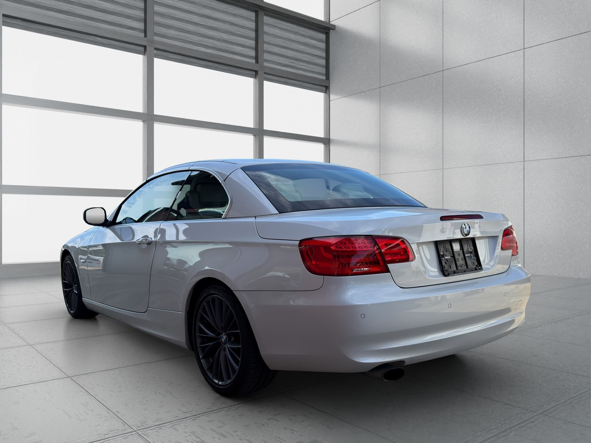 BMW 320i Cabriolet Steptronic-image-4