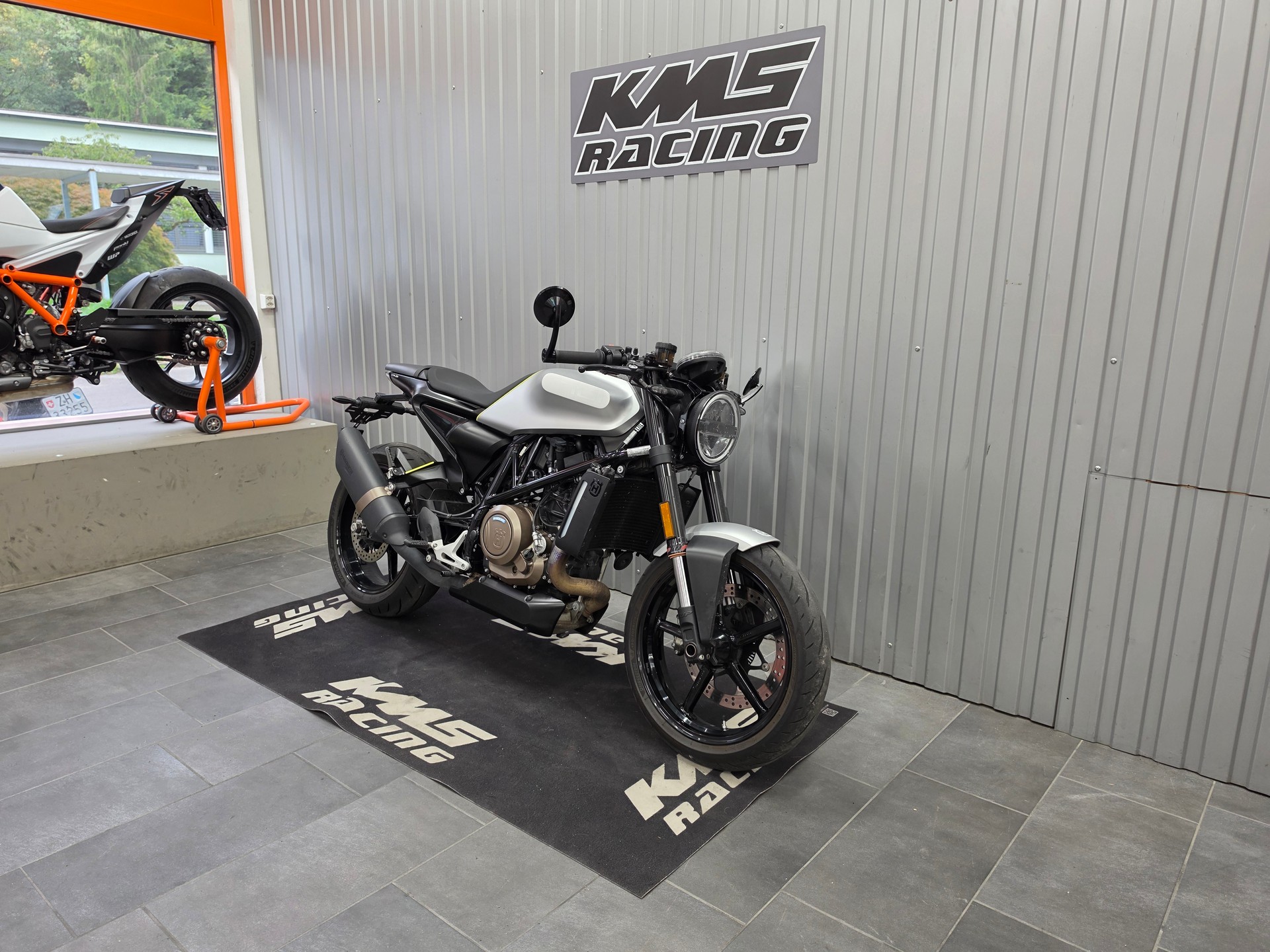 HUSQVARNA Vitpilen 701-image-4