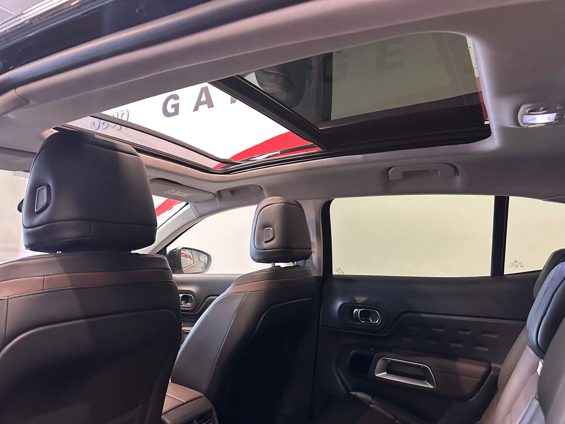 CITROEN C5 Aircross 1.6i PureTech Shine EAT8-image-11