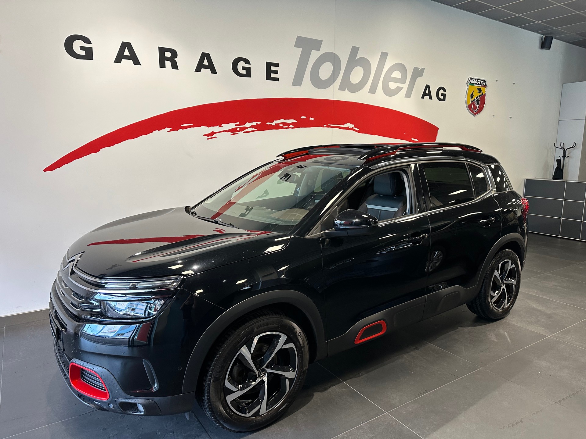 CITROEN C5 Aircross 1.6i PureTech Shine EAT8-showroom-element-1