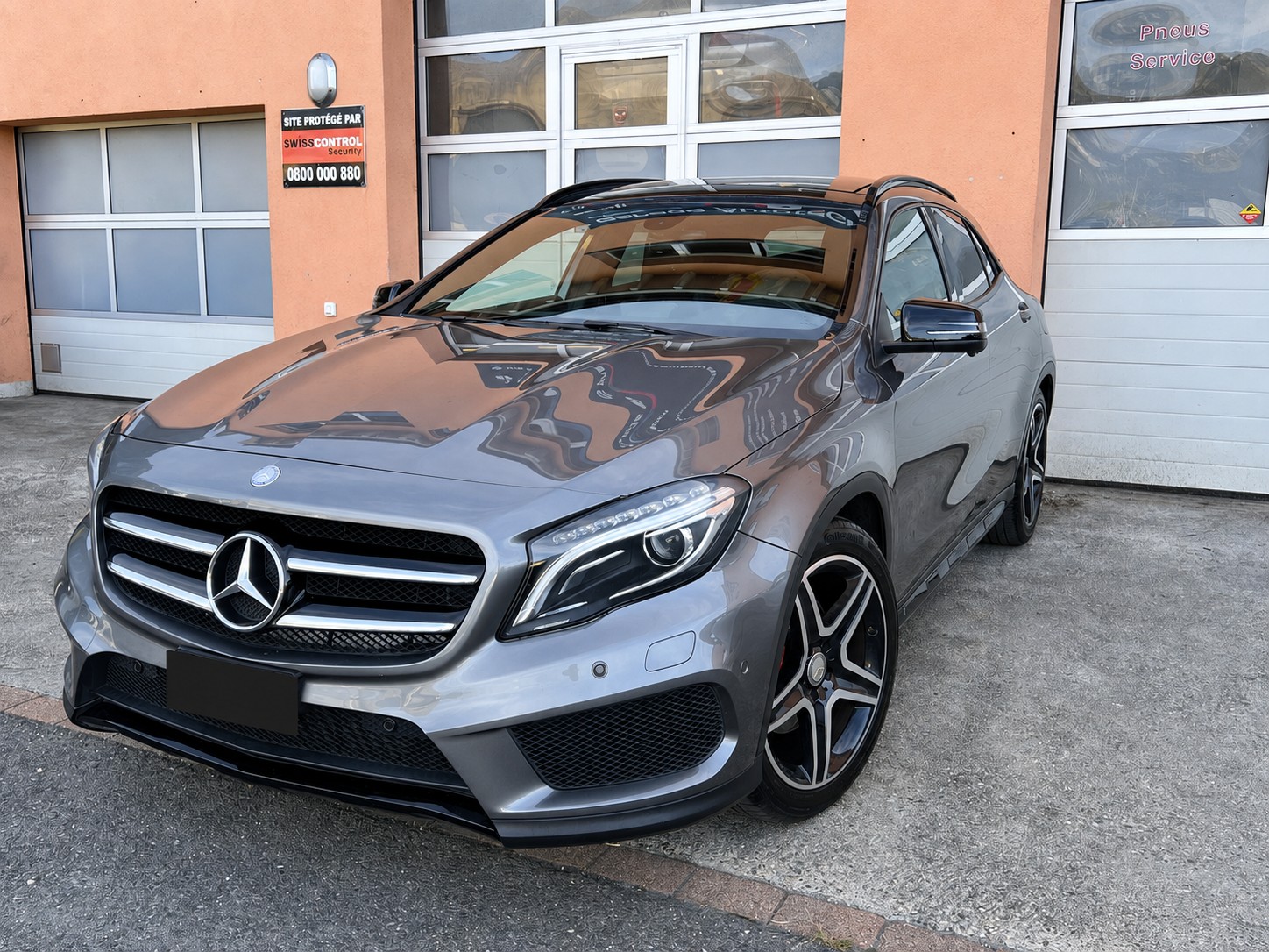 MERCEDES-BENZ GLA 250 AMG Line 7G-DCT-image-0