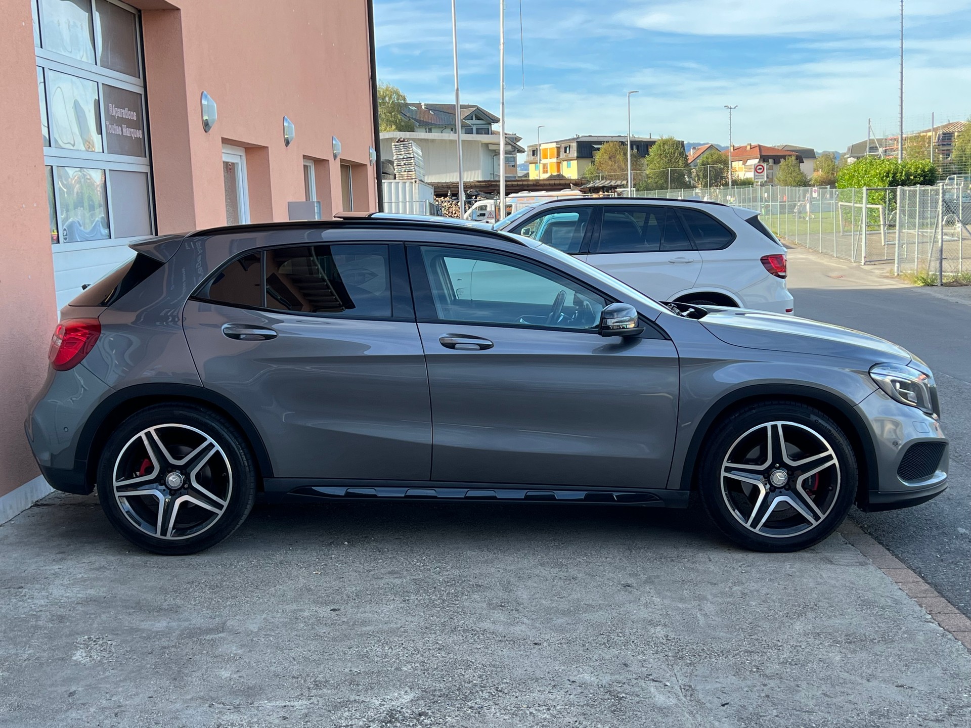 MERCEDES-BENZ GLA 250 AMG Line 7G-DCT-image-7
