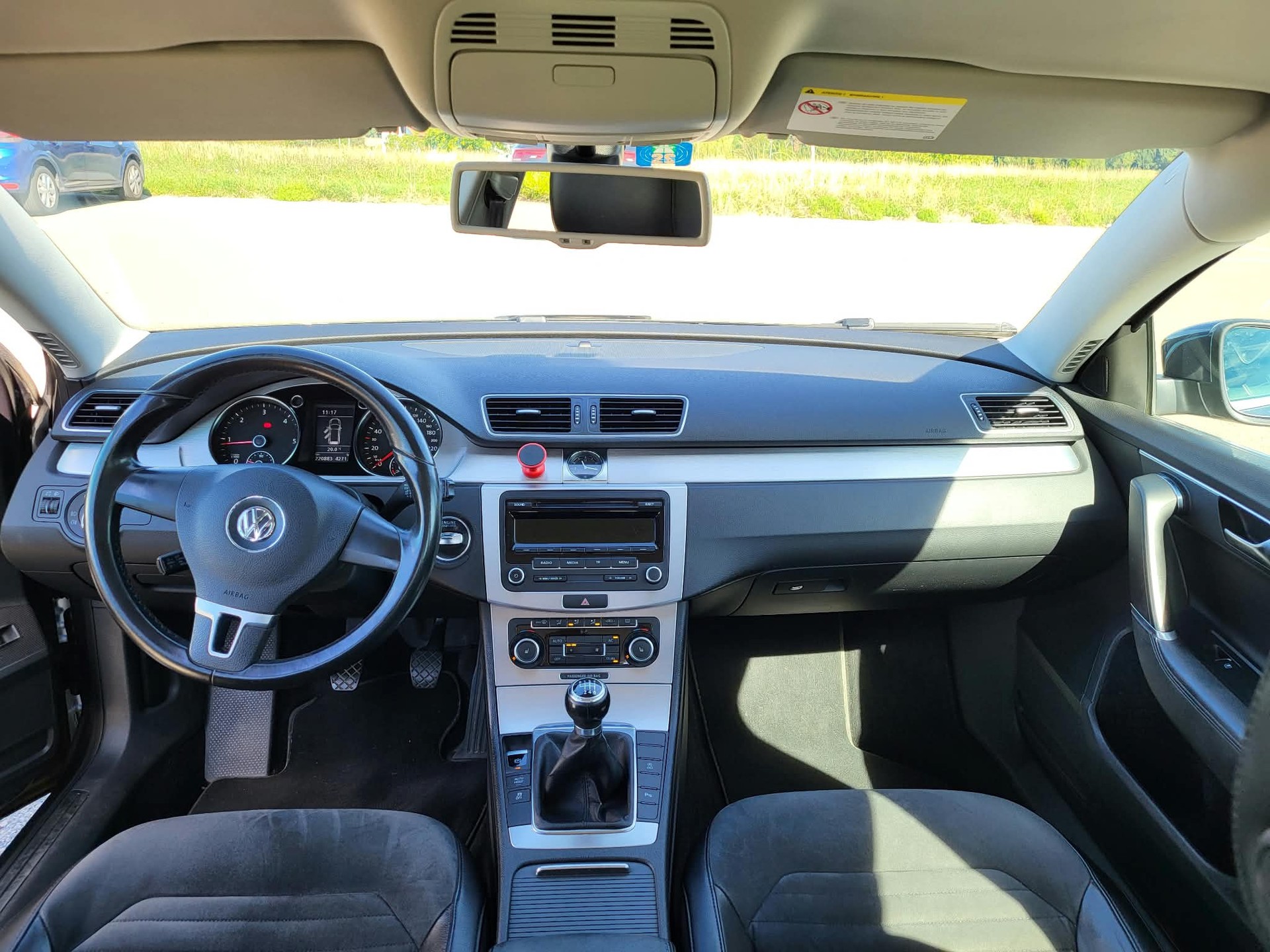 VW 2.0 TDI 140 BlueMT Variant-image-6