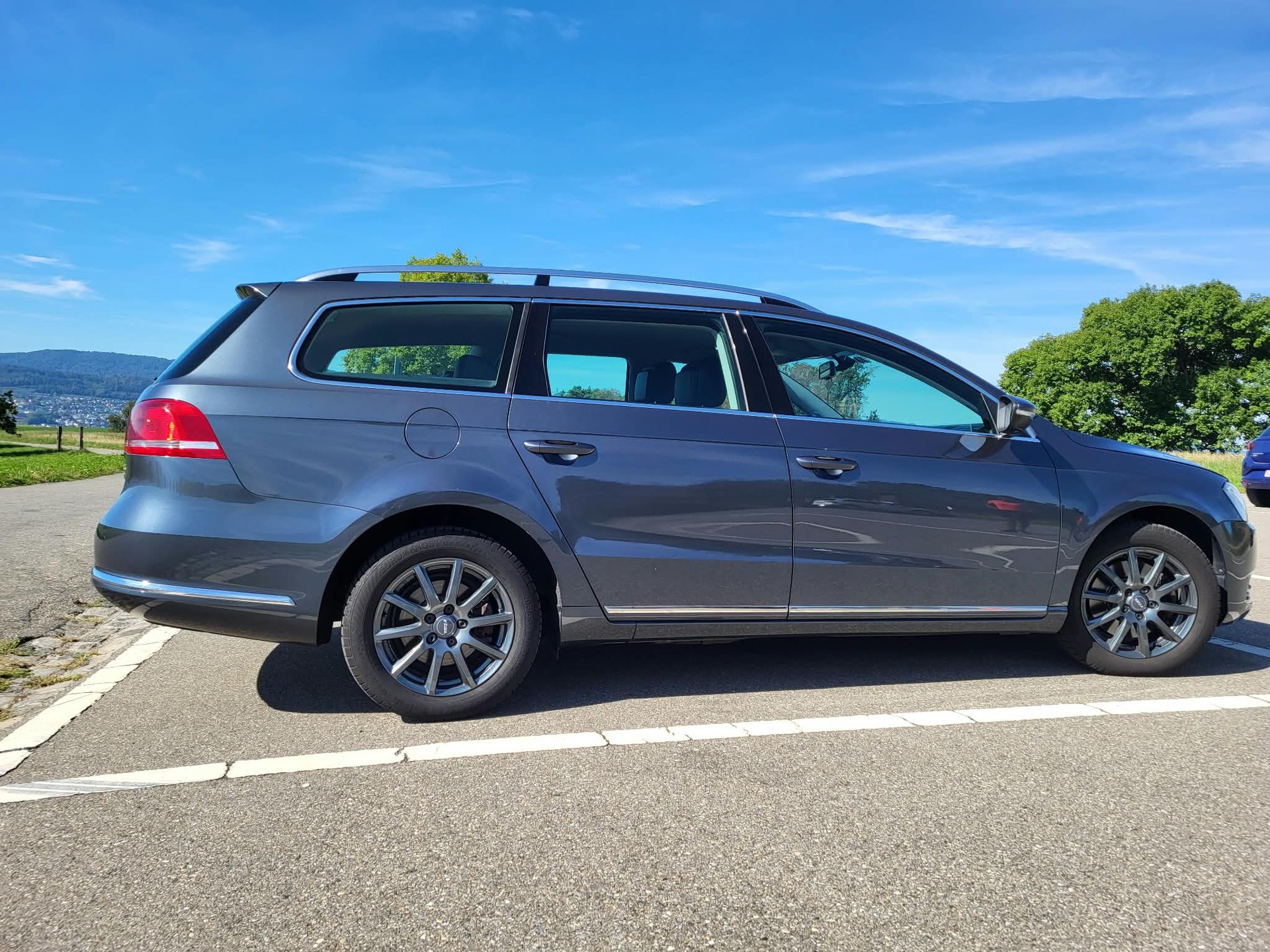VW 2.0 TDI 140 BlueMT Variant-image-3