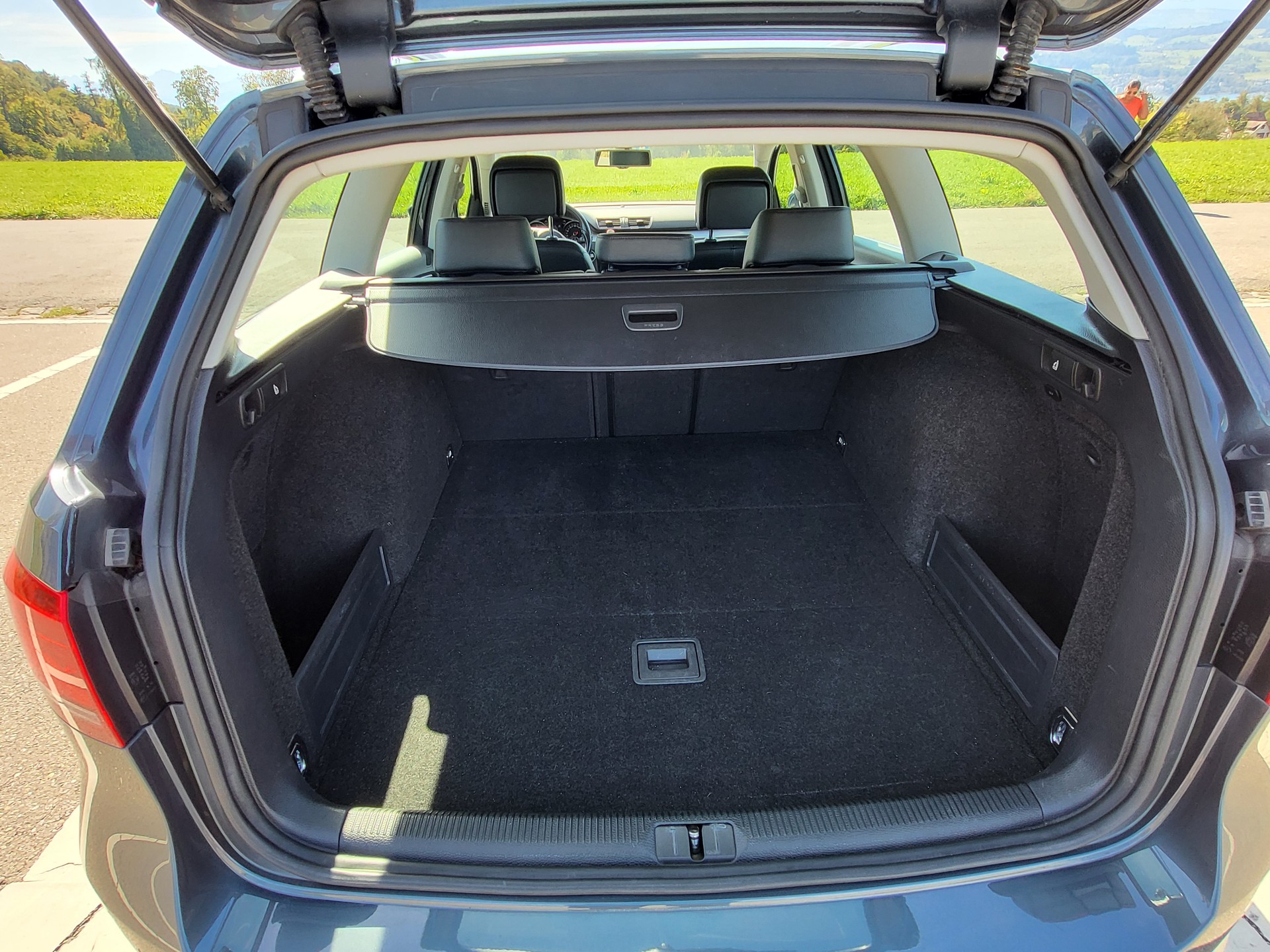 VW 2.0 TDI 140 BlueMT Variant-image-9