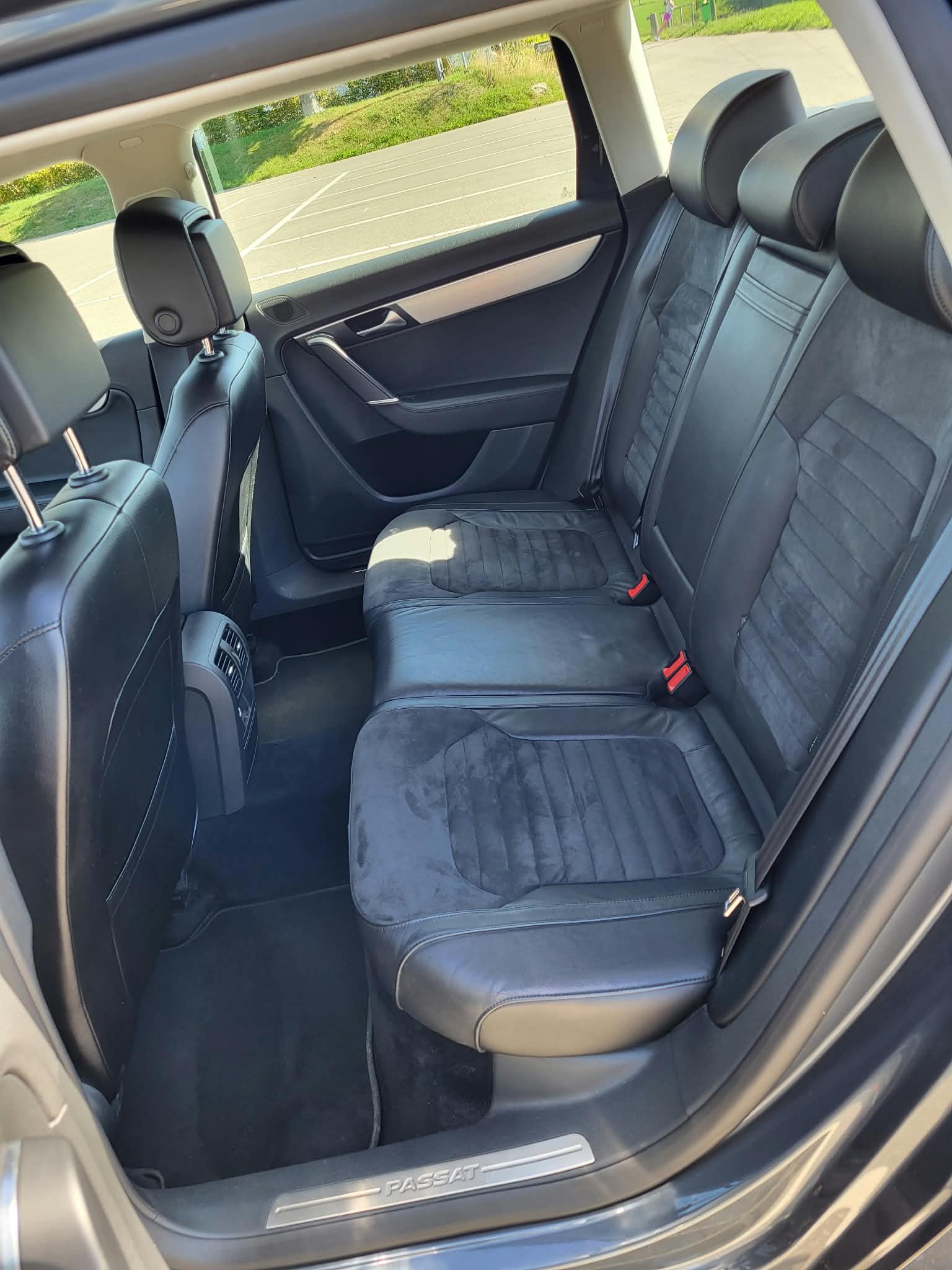 VW 2.0 TDI 140 BlueMT Variant-image-8