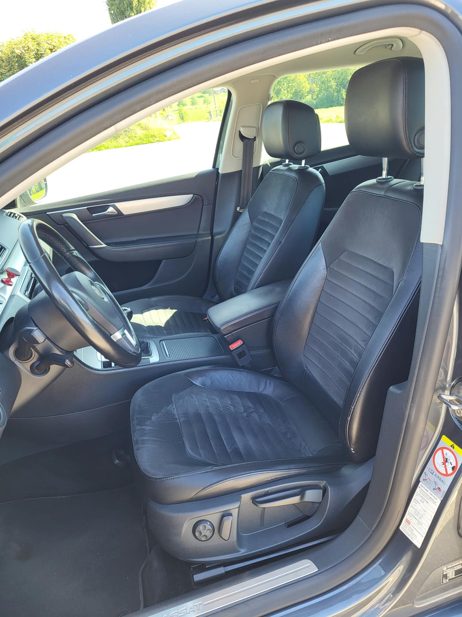 VW 2.0 TDI 140 BlueMT Variant-image-7