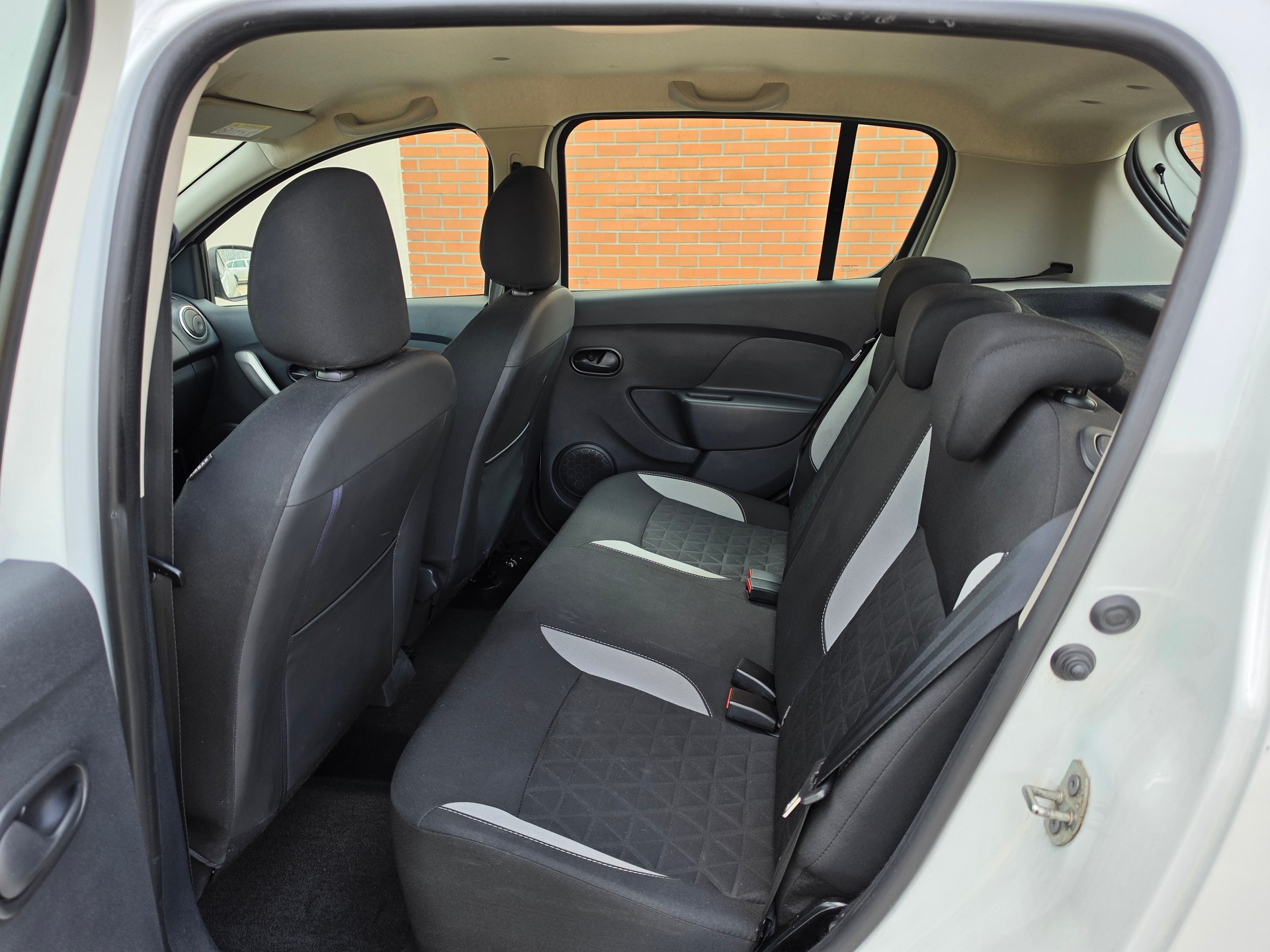 DACIA Sandero 1.5 dCi Stepway Lauréate-image-10