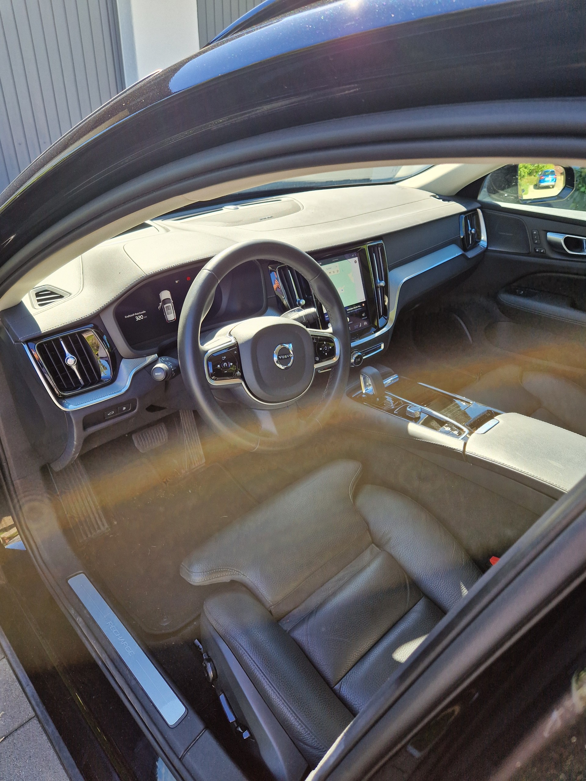 VOLVO 2.0 T6 TE Ultimate Dark eAWD-image-3