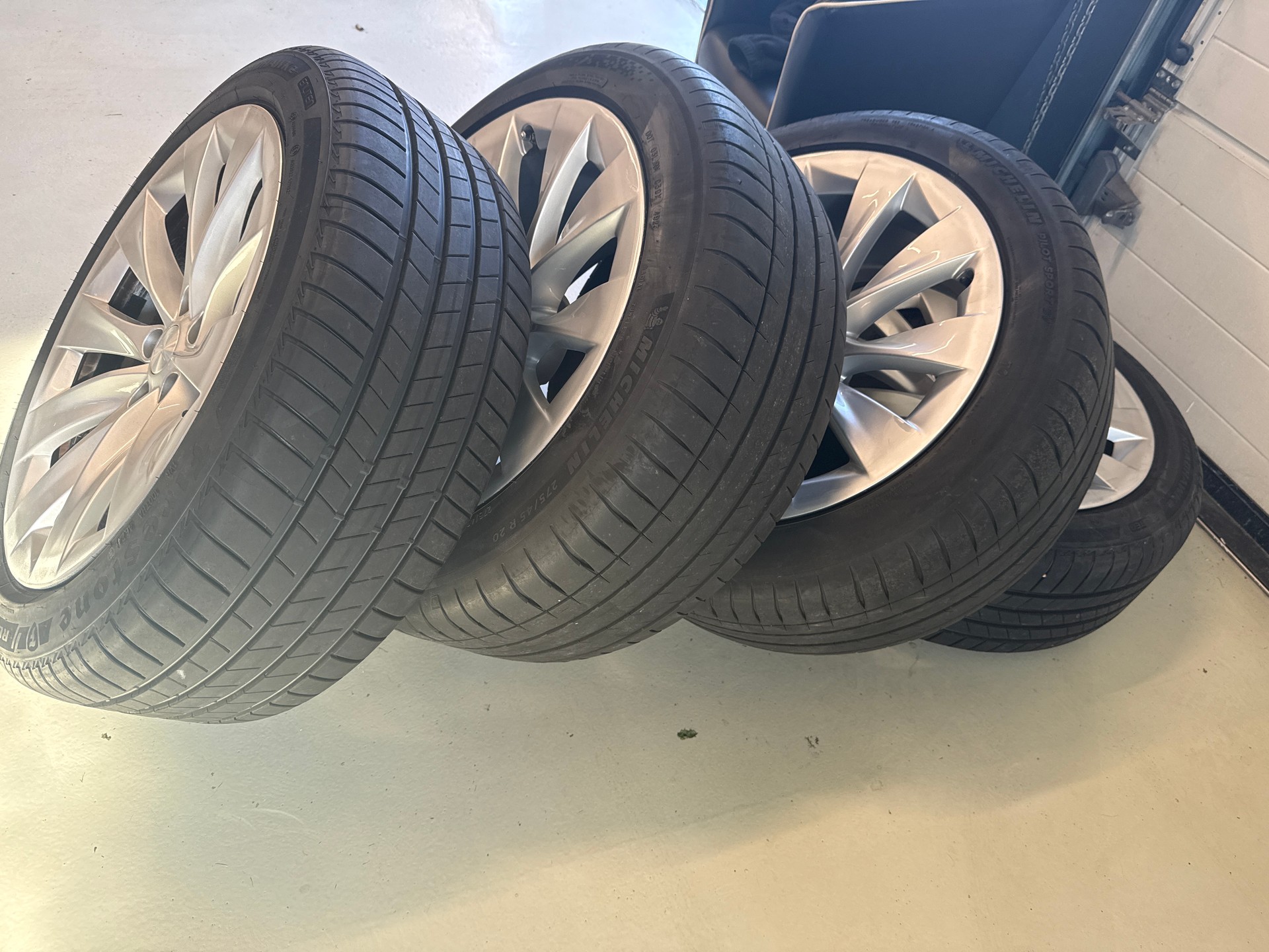 TESLA Model X 90 D Signature Performance, Free Supercharger-image-21