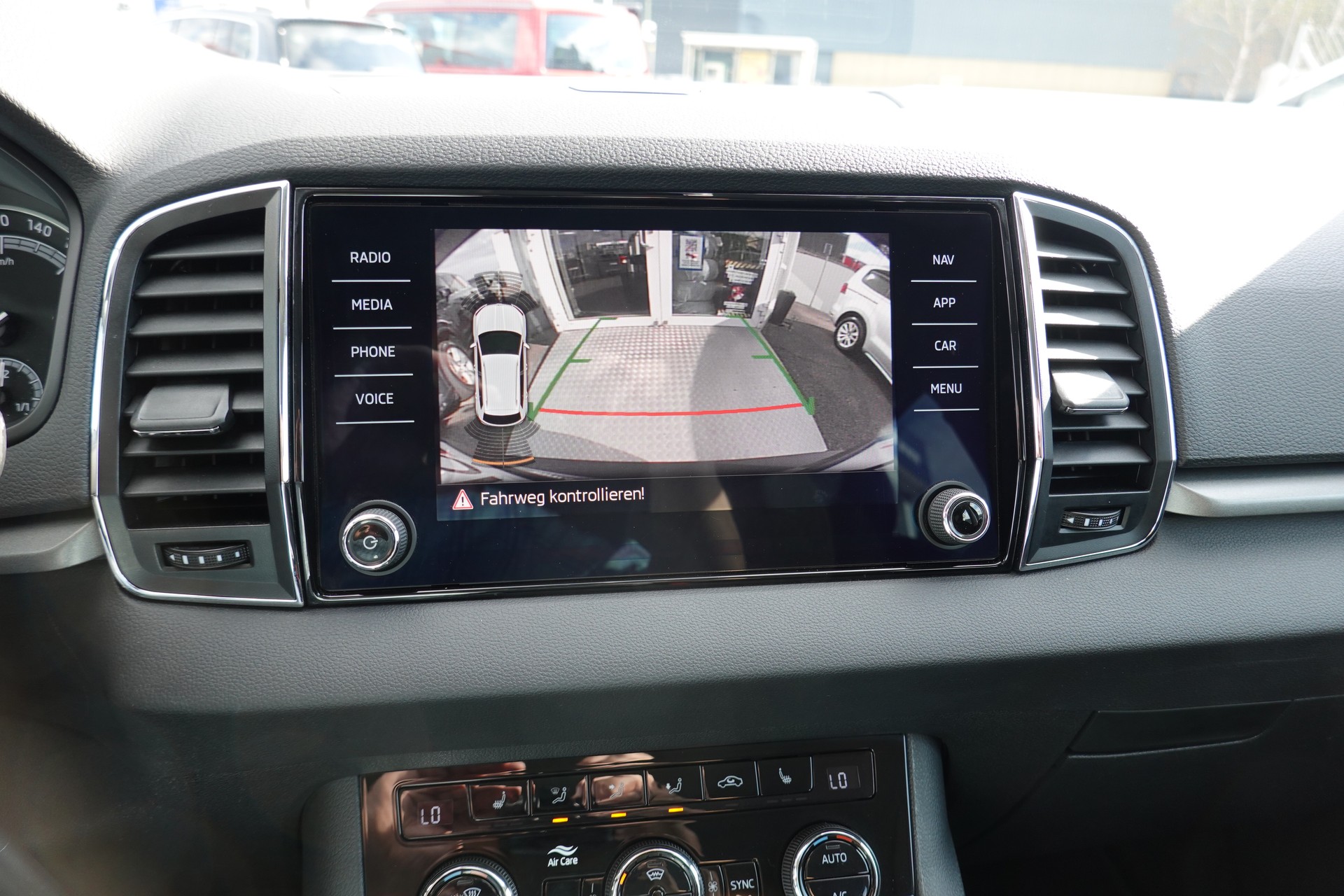 SKODA KAROQ 1.5 TSI - ACT - "STYLE" - DSG - 150 PS-image-12