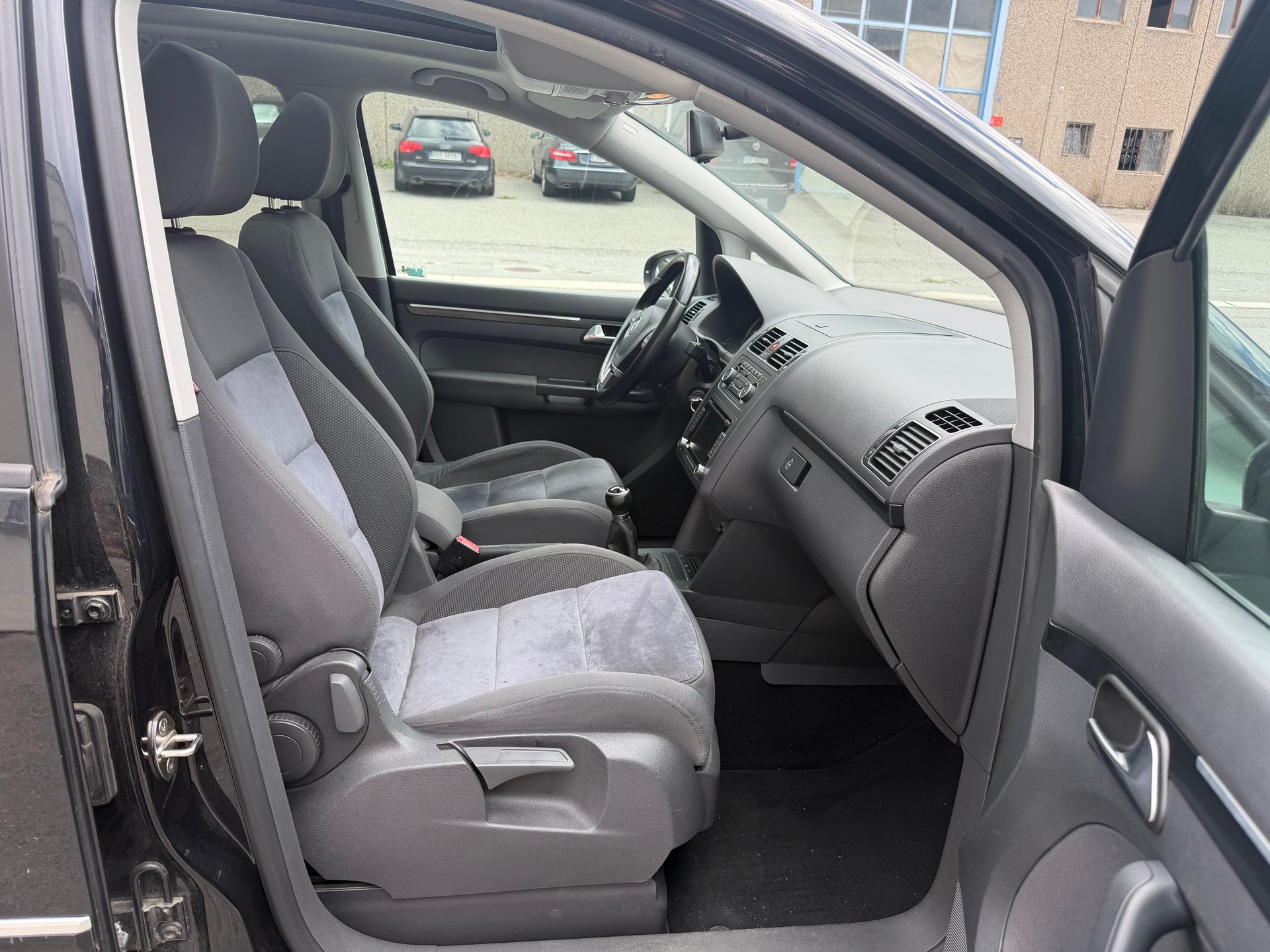 VW Touran 1.4 TSI Comfortline-image-4