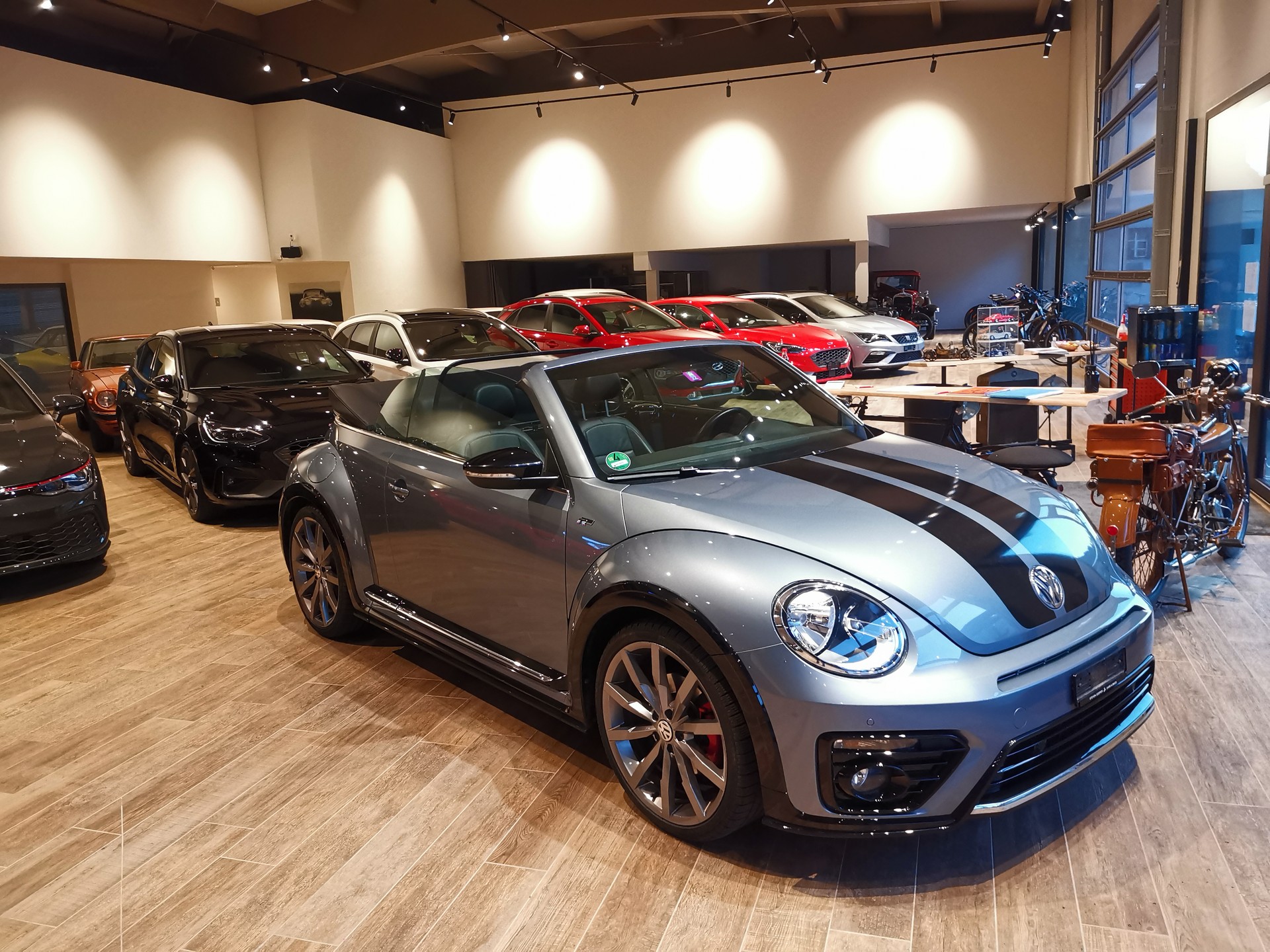 VW Beetle Cabriolet 2.0 TSI BMT R-Line 🔥20 Zoll🔥-image-30