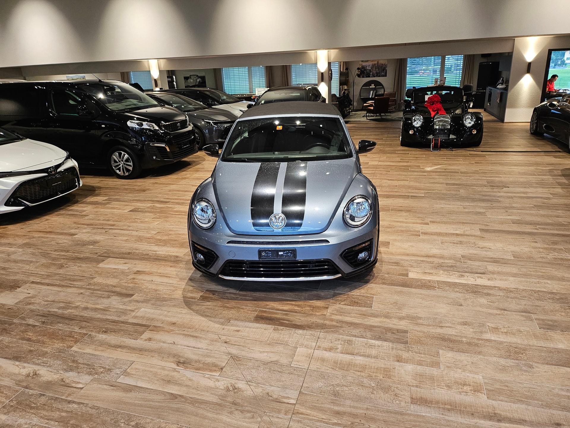 VW Beetle Cabriolet 2.0 TSI BMT R-Line 🔥20 Zoll🔥-image-3