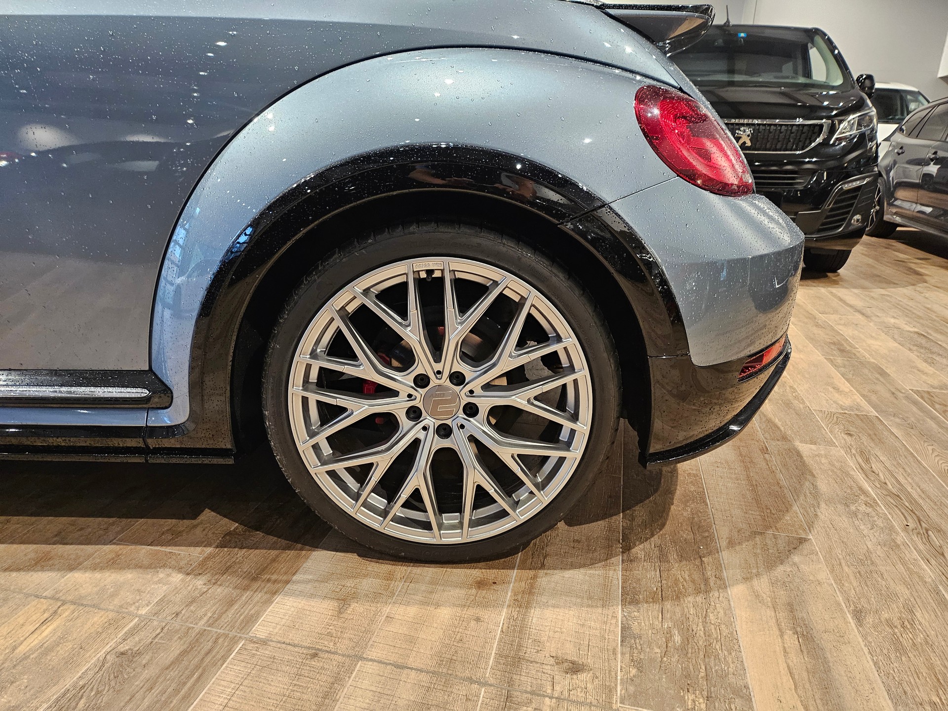 VW Beetle Cabriolet 2.0 TSI BMT R-Line 🔥20 Zoll🔥-image-16