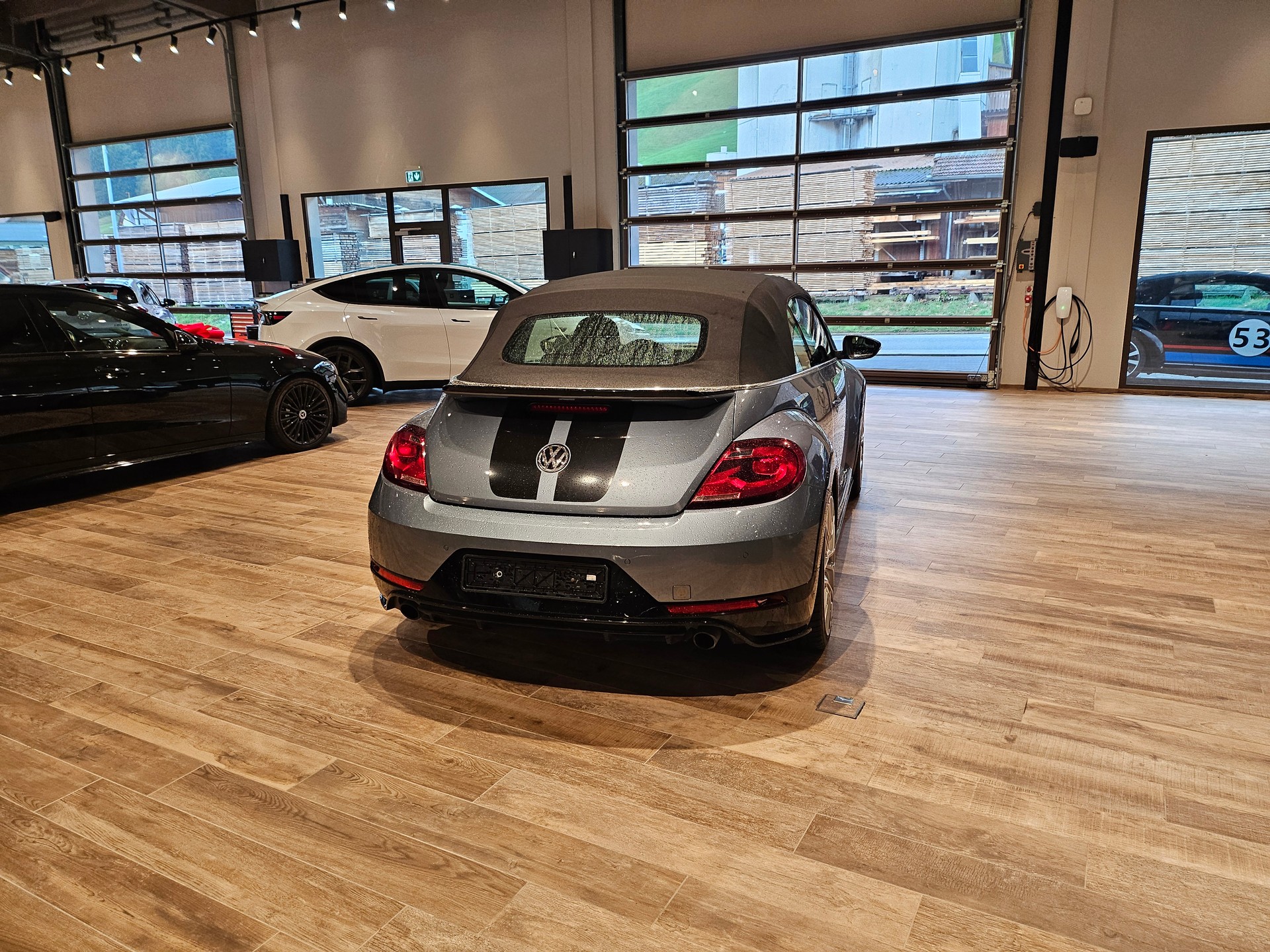 VW Beetle Cabriolet 2.0 TSI BMT R-Line 🔥20 Zoll🔥-image-10