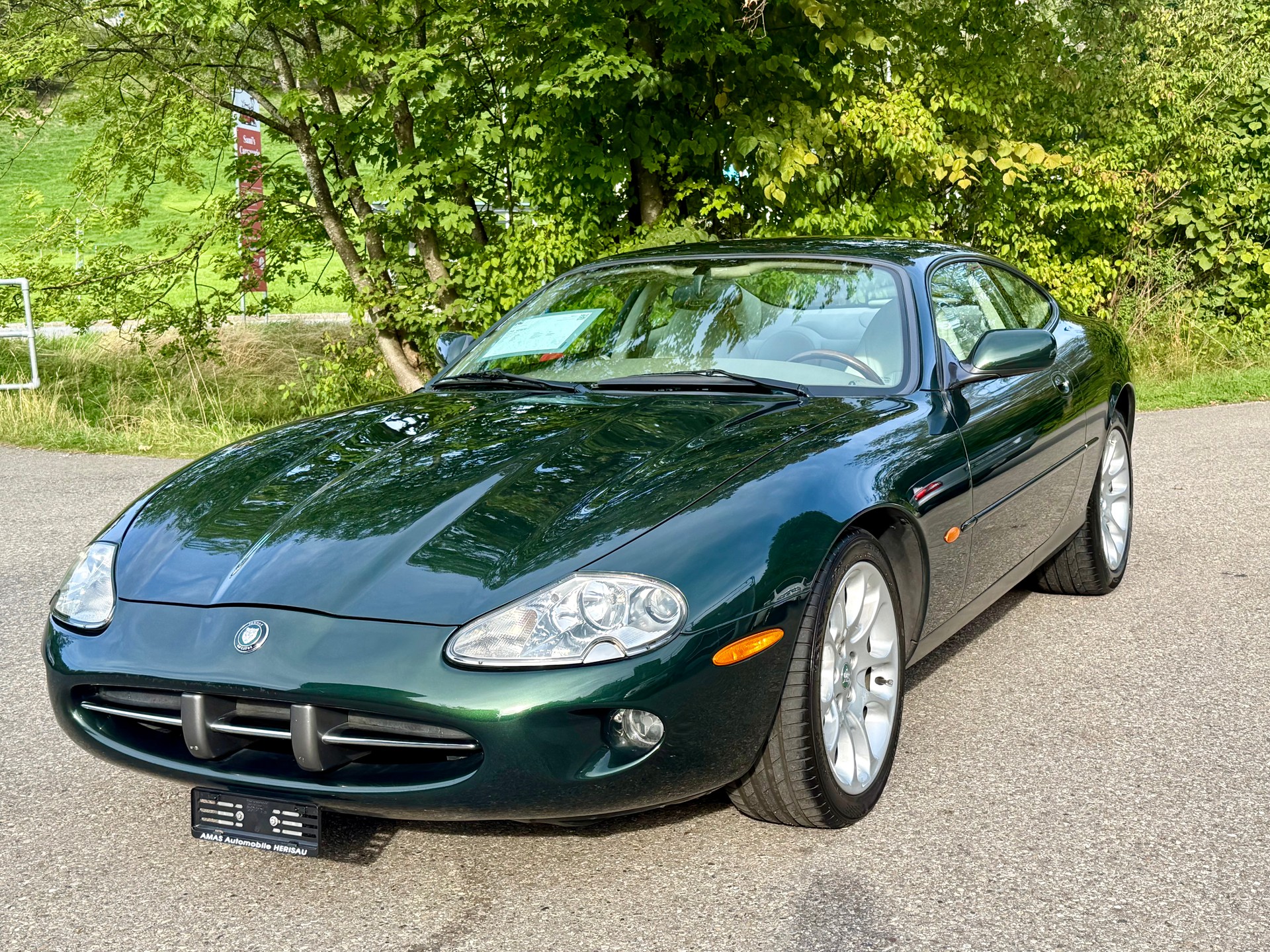 JAGUAR XK8-image-4