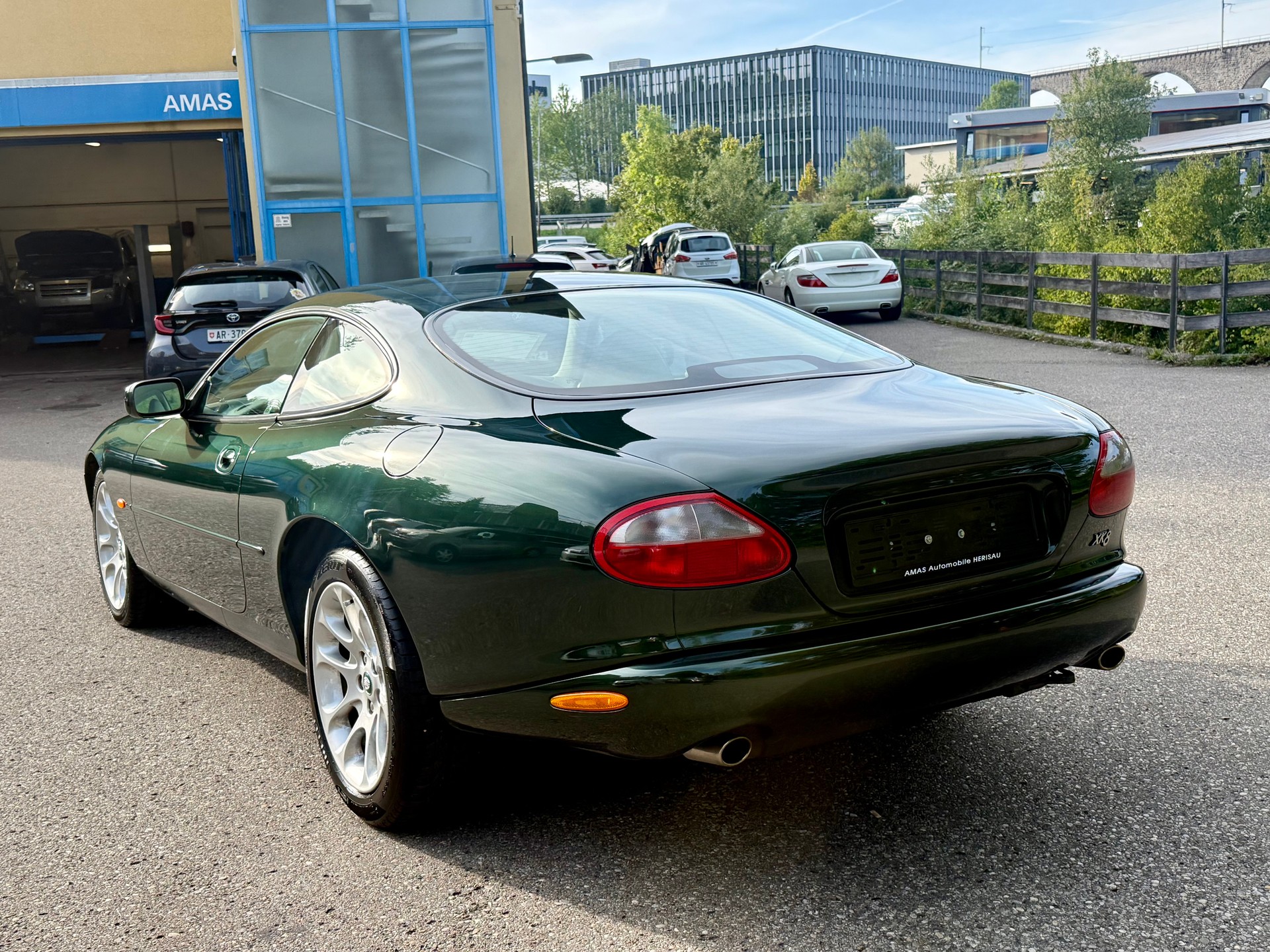 JAGUAR XK8-image-7