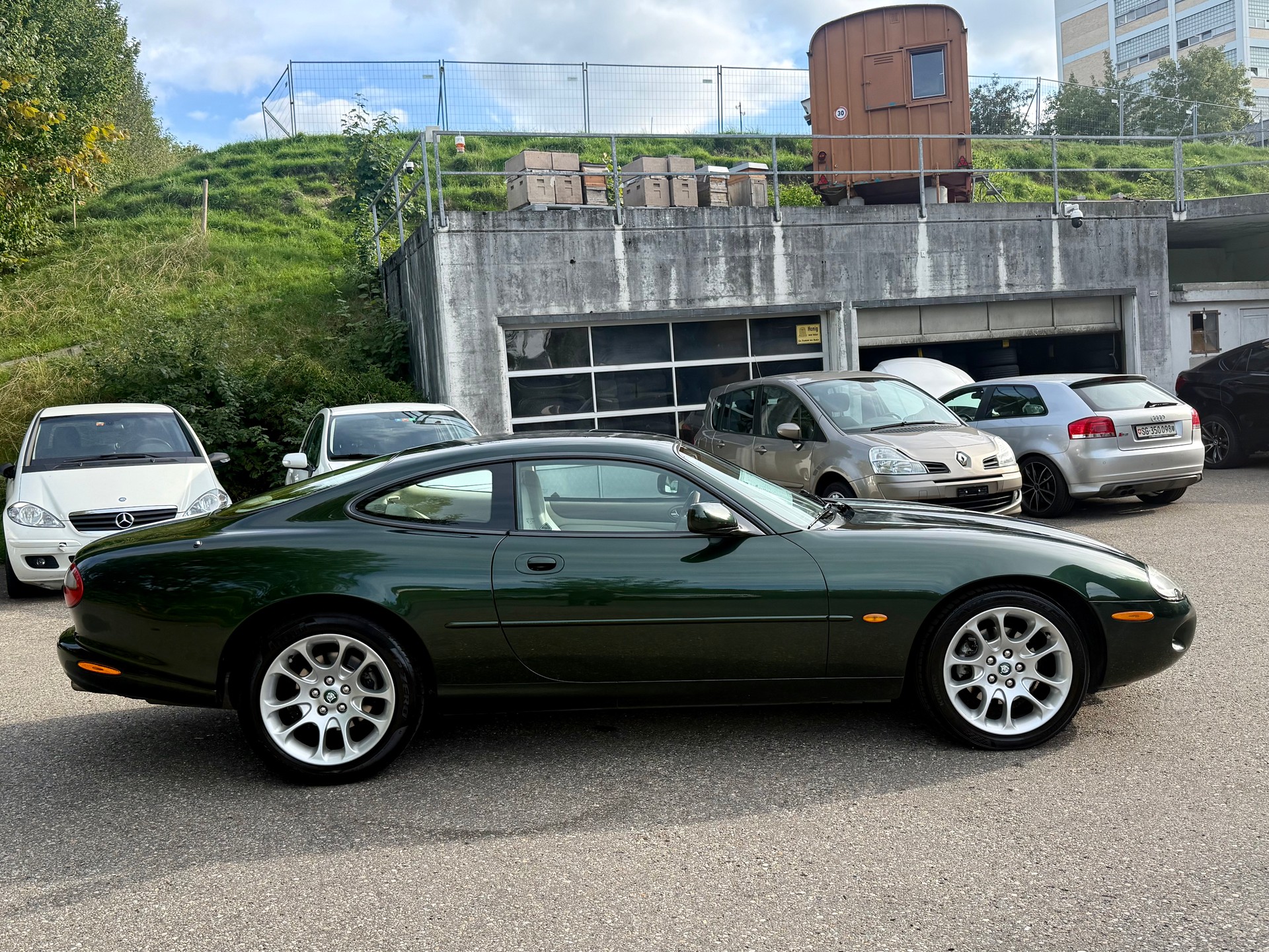 JAGUAR XK8-image-8