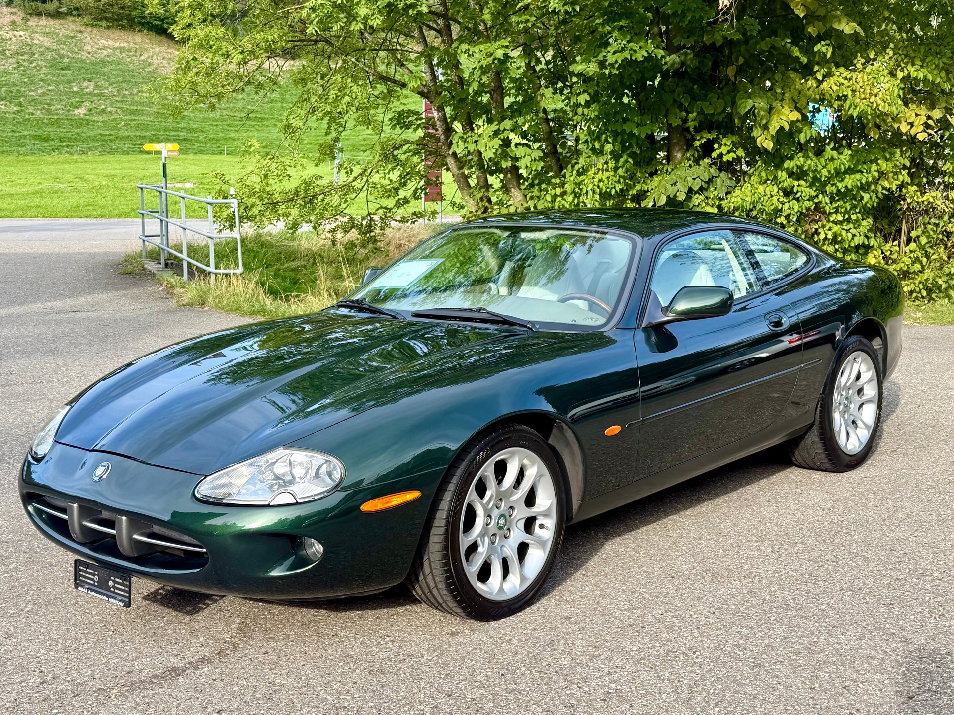 JAGUAR XK8-image-5