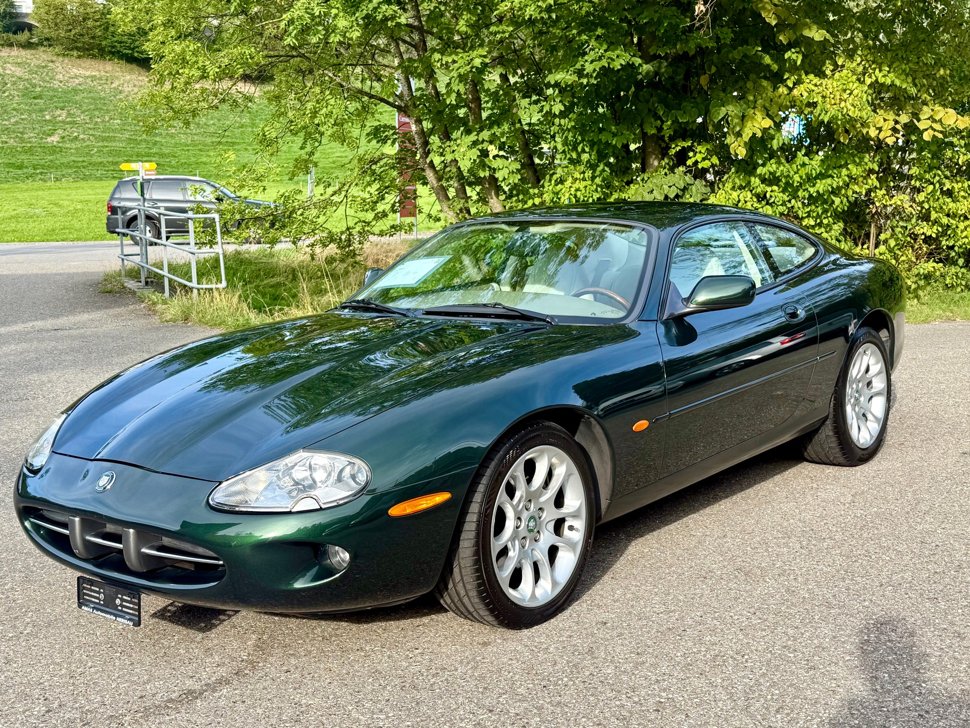 JAGUAR XK8-image-14