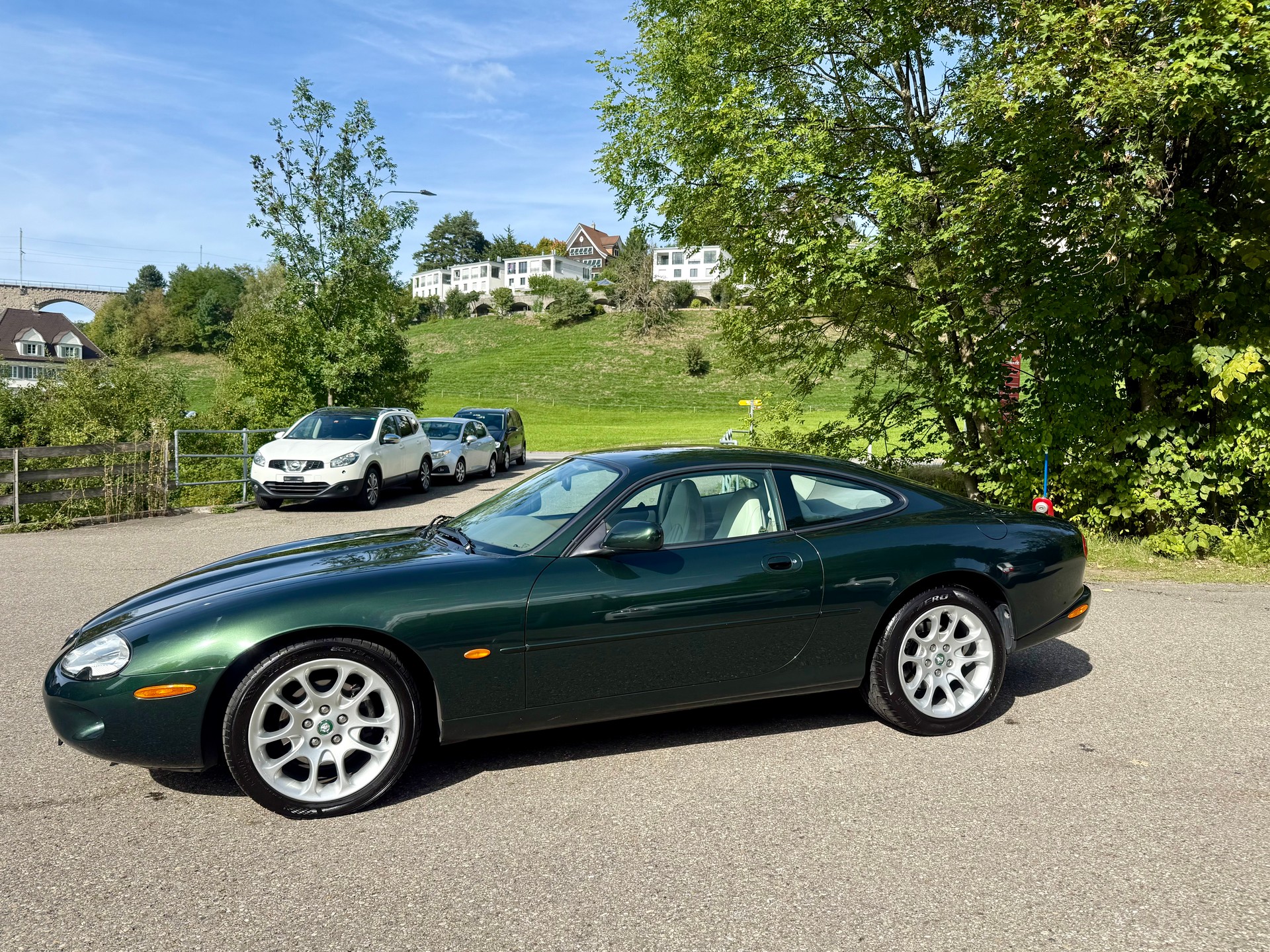 JAGUAR XK8-image-2