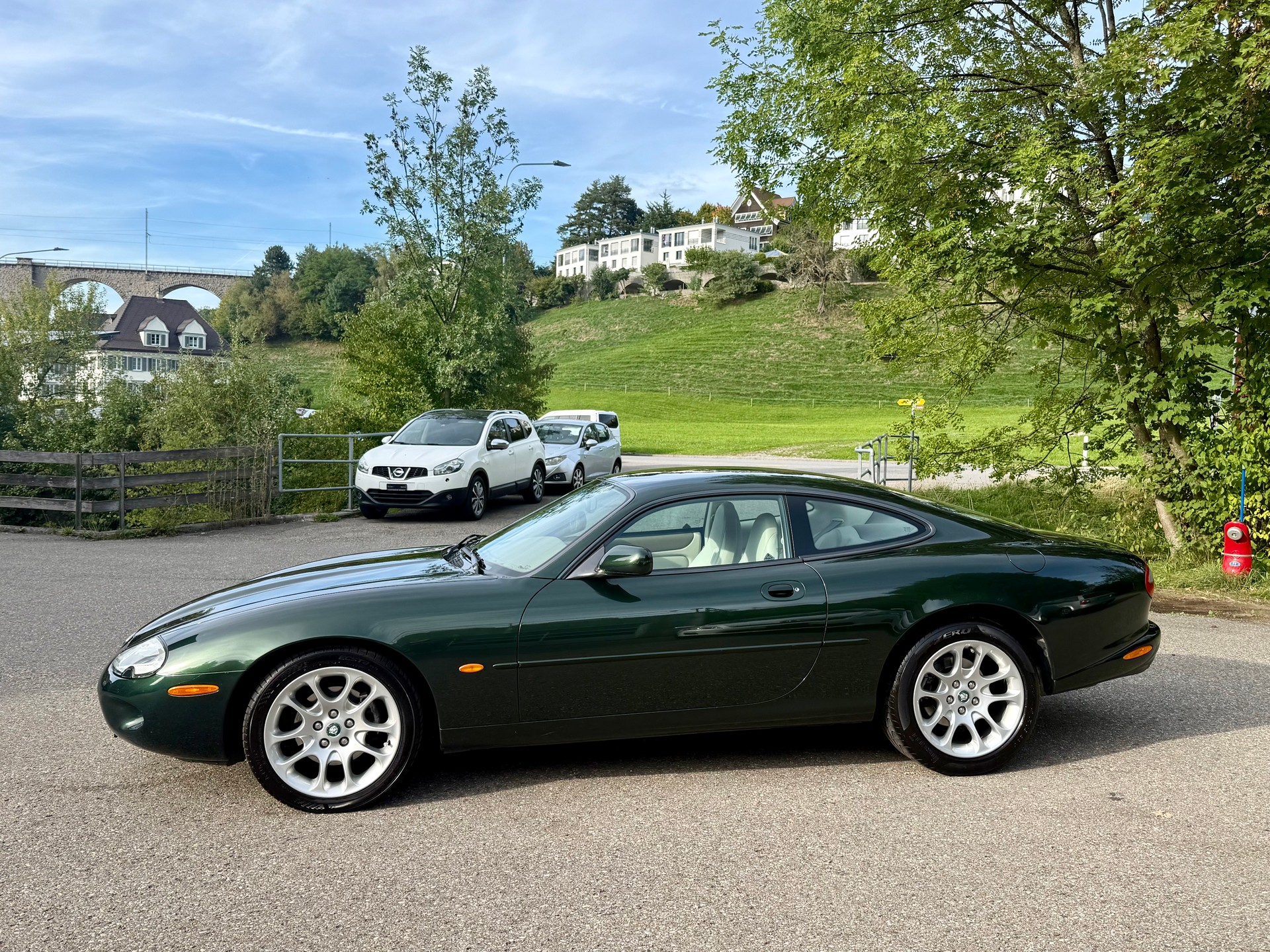 JAGUAR XK8-image-6