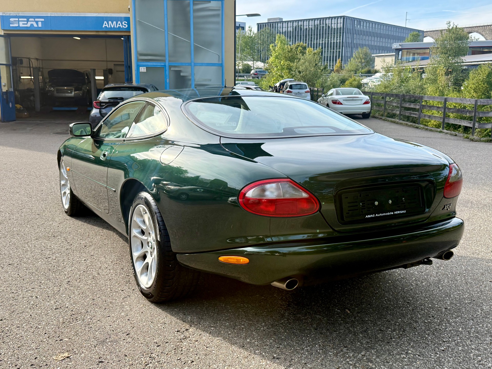 JAGUAR XK8-image-13