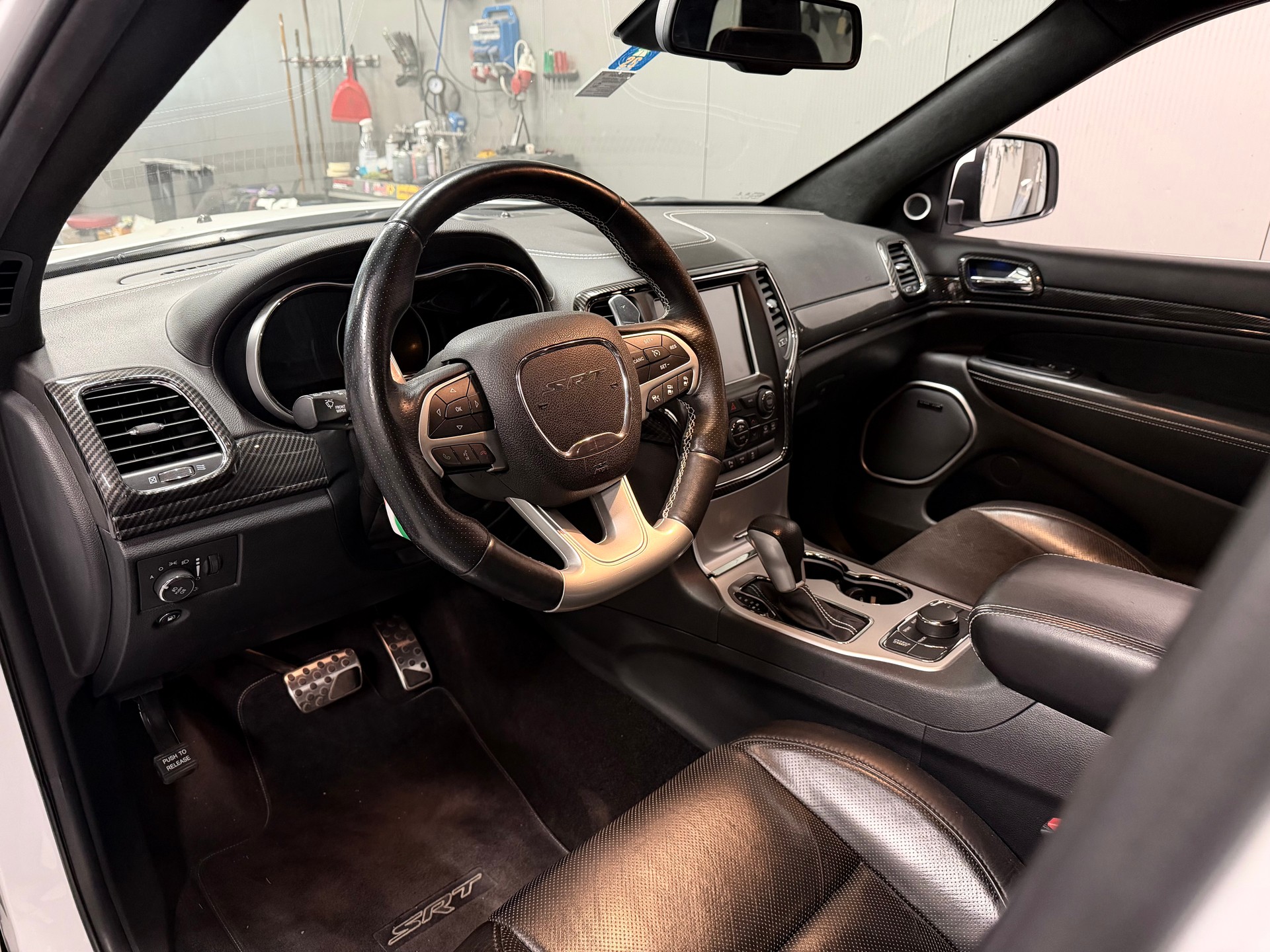 JEEP Grand Cherokee 6.4 V8 HEMI SRT8 Automatic-image-8