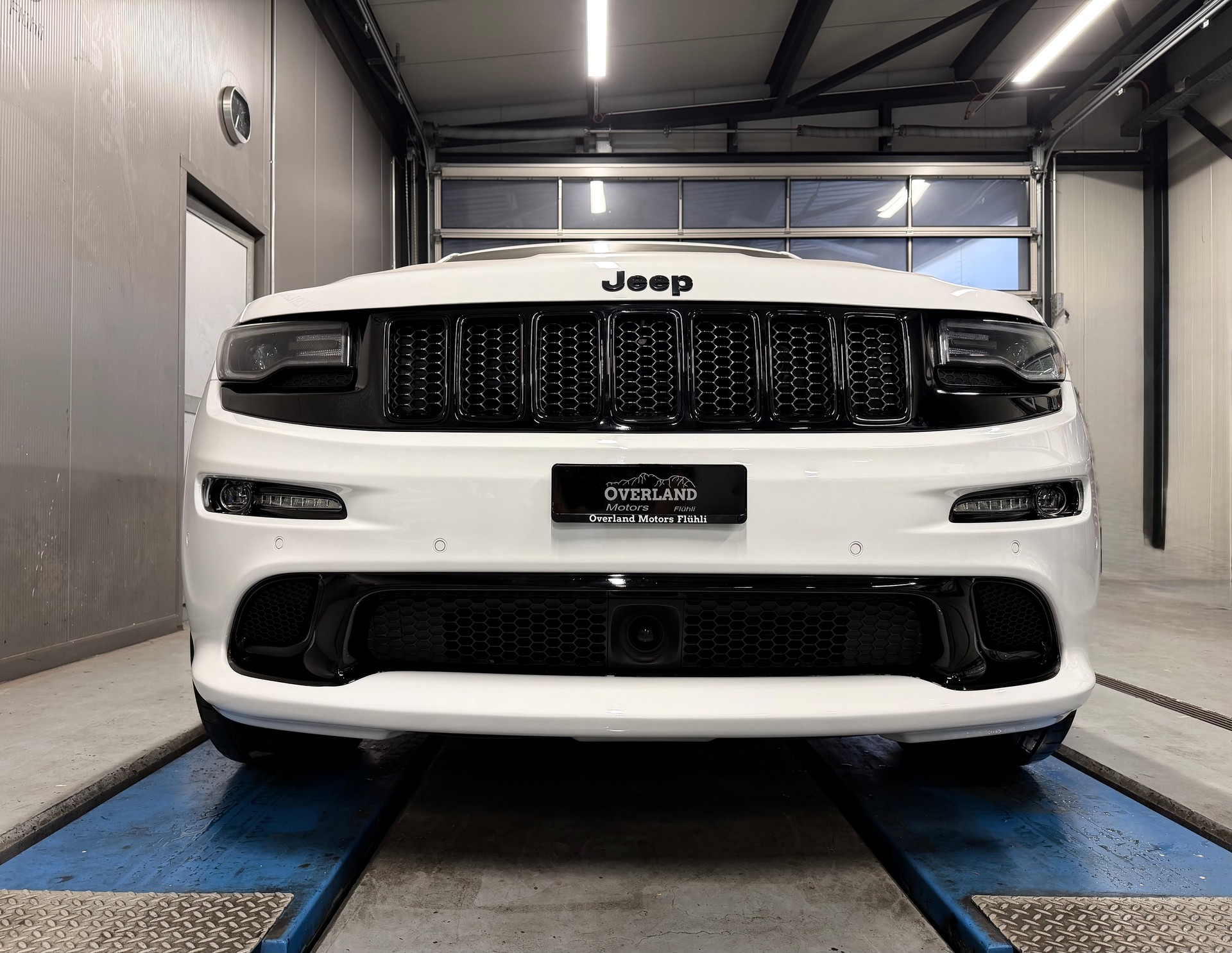 JEEP Grand Cherokee 6.4 V8 HEMI SRT8 Automatic-image-6