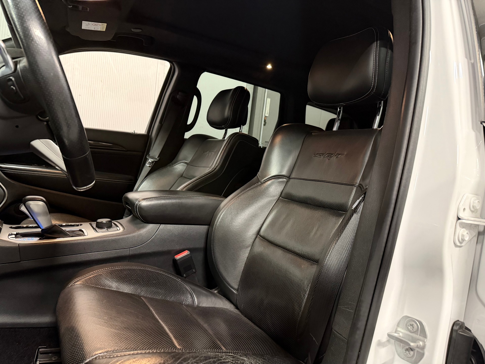JEEP Grand Cherokee 6.4 V8 HEMI SRT8 Automatic-image-9