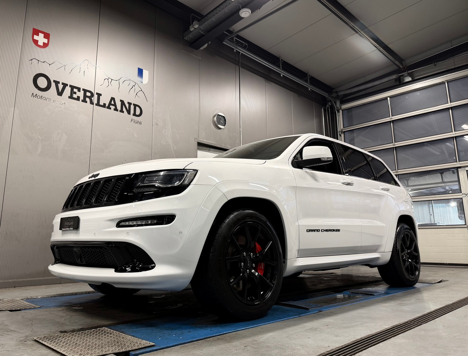 JEEP Grand Cherokee 6.4 V8 HEMI SRT8 Automatic-image-0