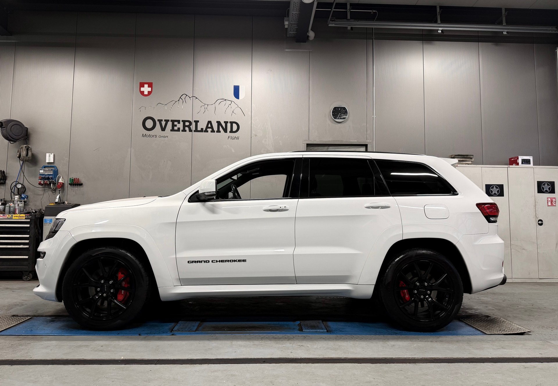 JEEP Grand Cherokee 6.4 V8 HEMI SRT8 Automatic-image-1