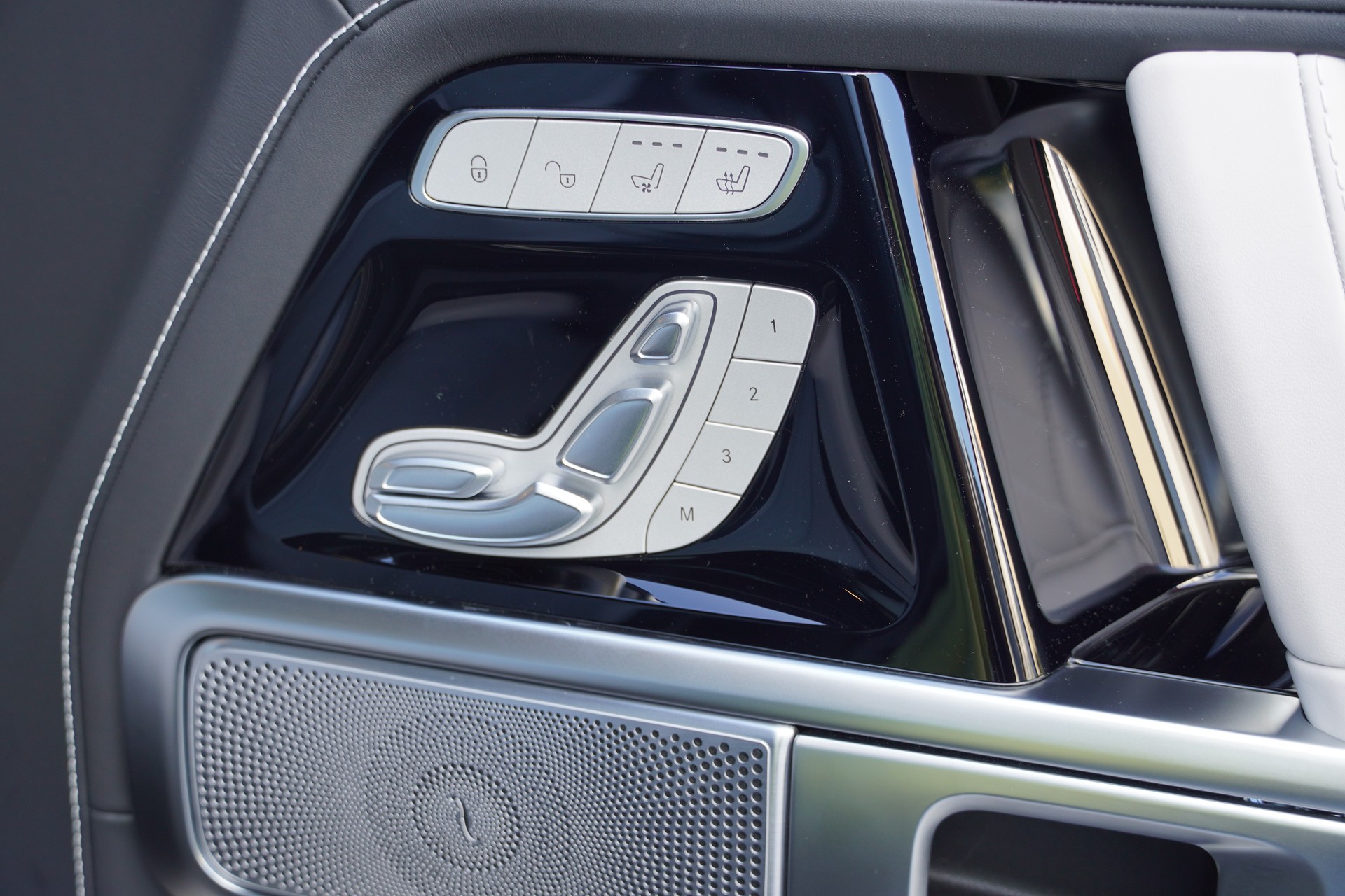 MERCEDES-BENZ G 63 AMG 9G-Tronic-image-7