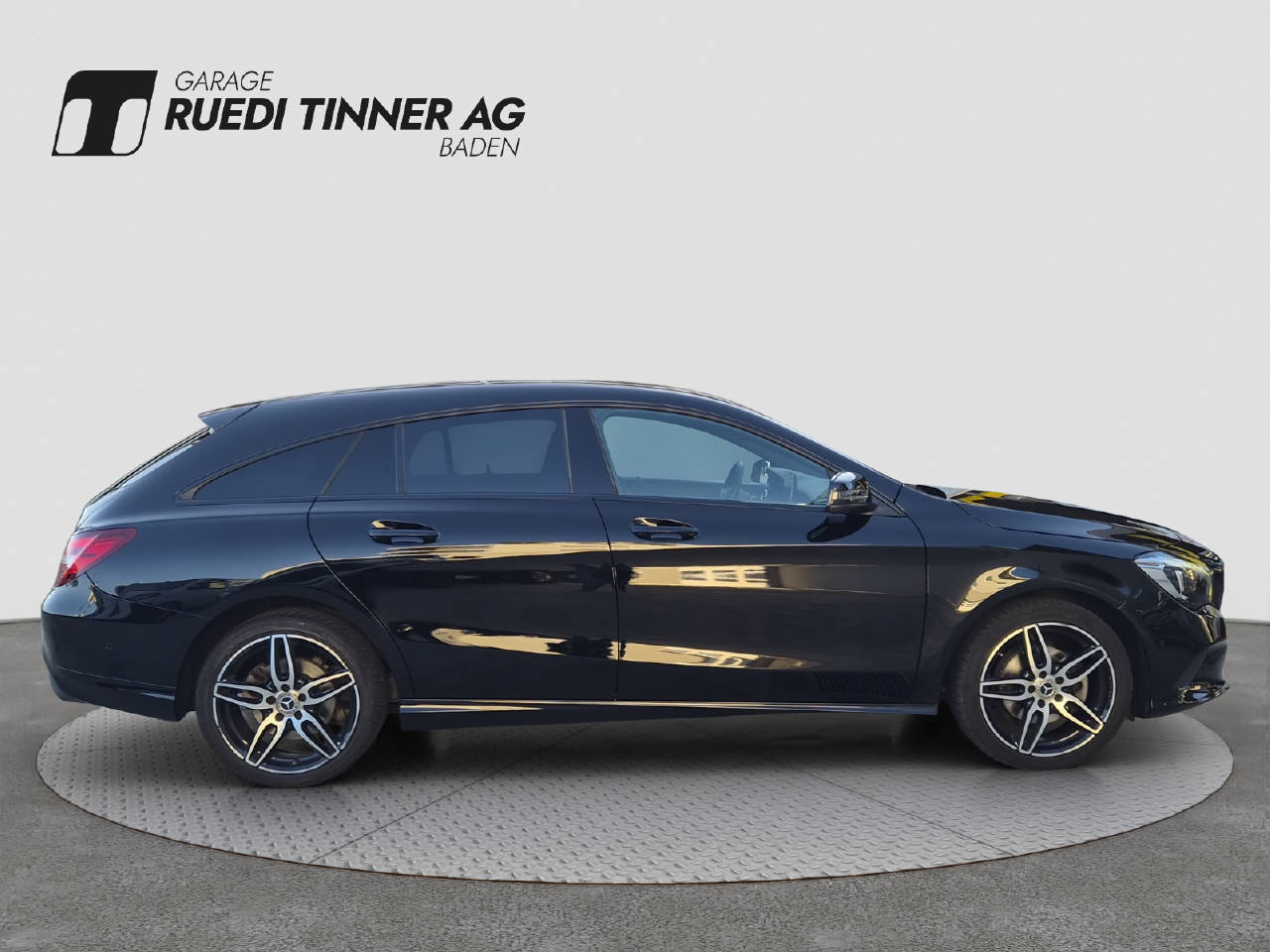 MERCEDES-BENZ CLA 200 Urban Shooting Brake-image-6