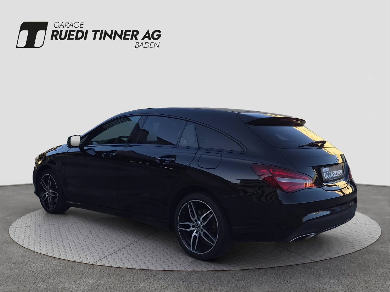 MERCEDES-BENZ CLA 200 Urban Shooting Brake-image-3