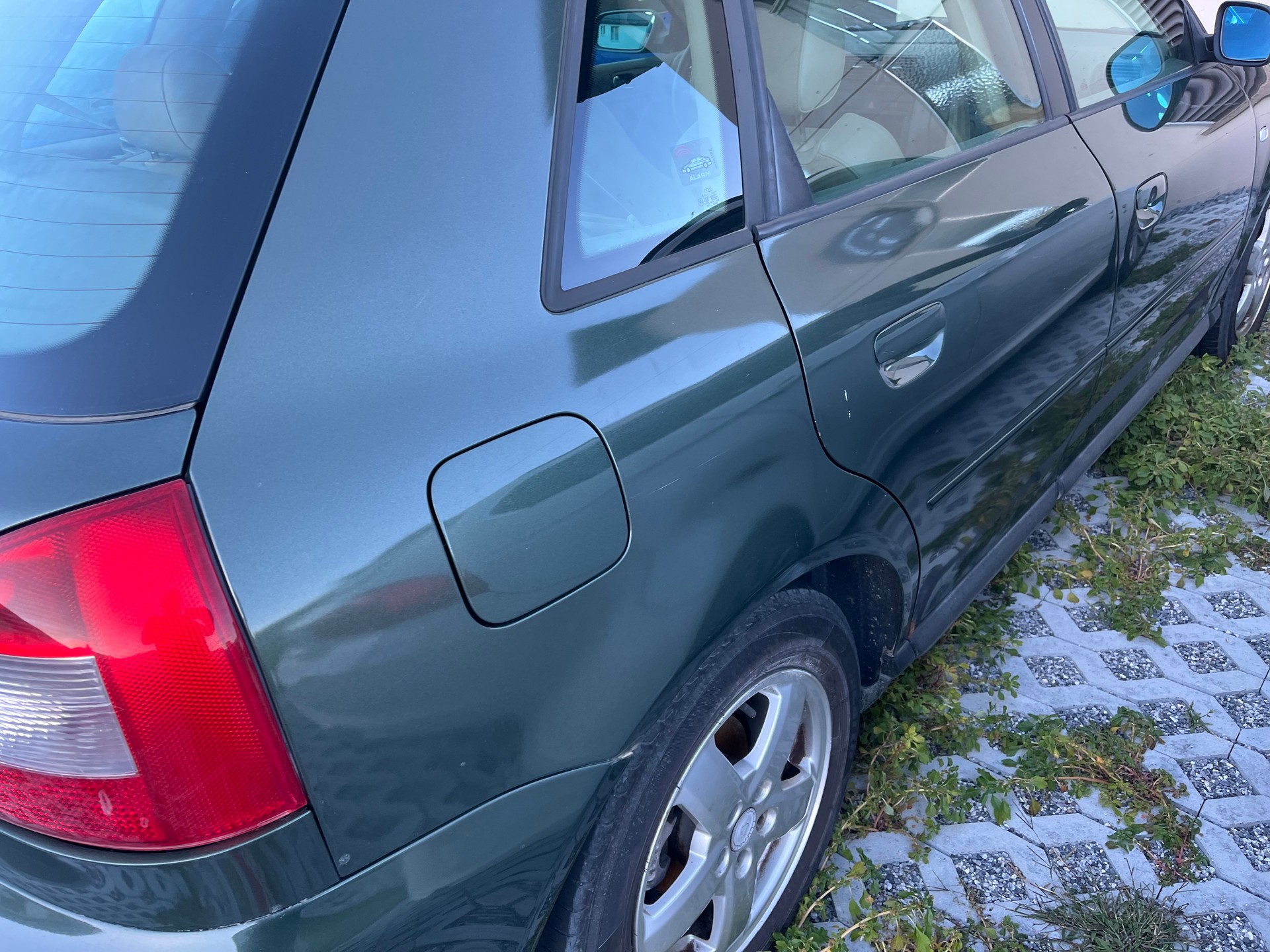 AUDI A3 1.8 T quattro Ambition-image-1