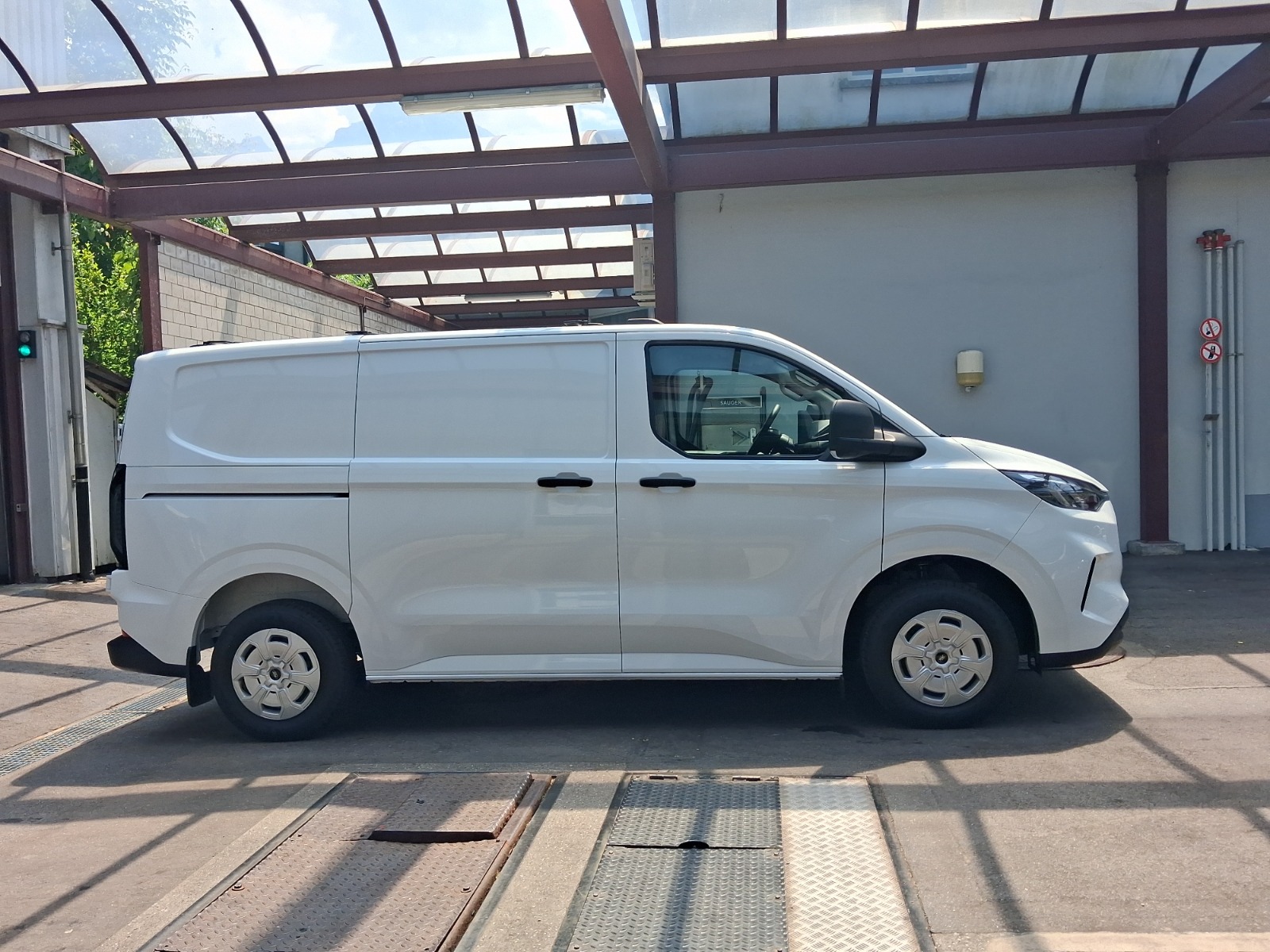 FORD Transit Custom Van 280 L1H1 Trend-image-8