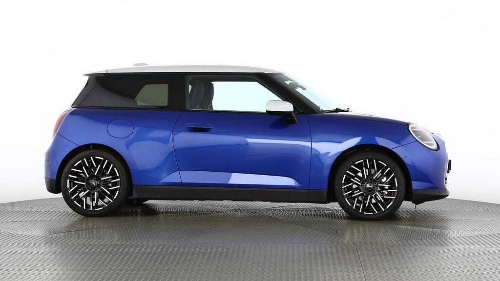 MINI Cooper SE-image-2
