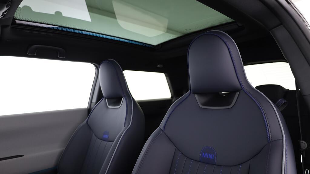 MINI Cooper SE-image-16