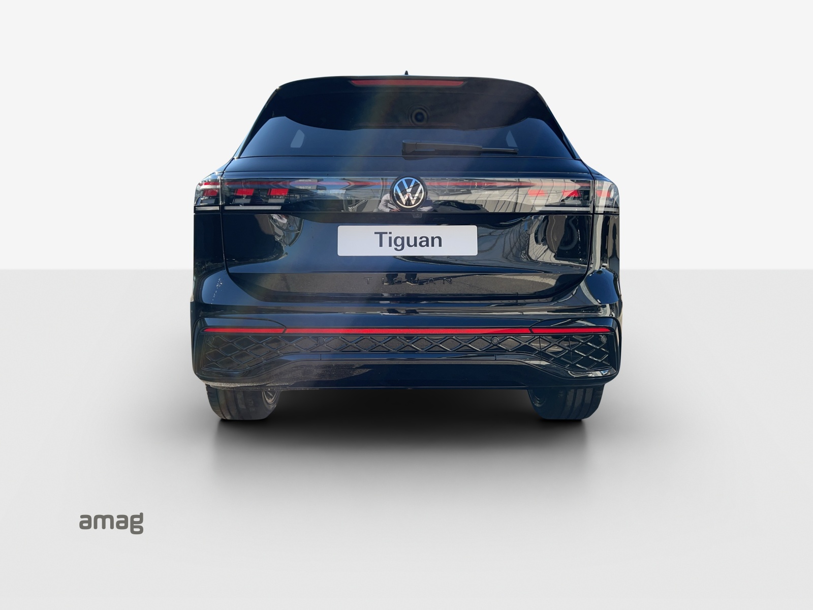 VW Tiguan 2.0 TSI DSG R-Line 4Motion-image-3
